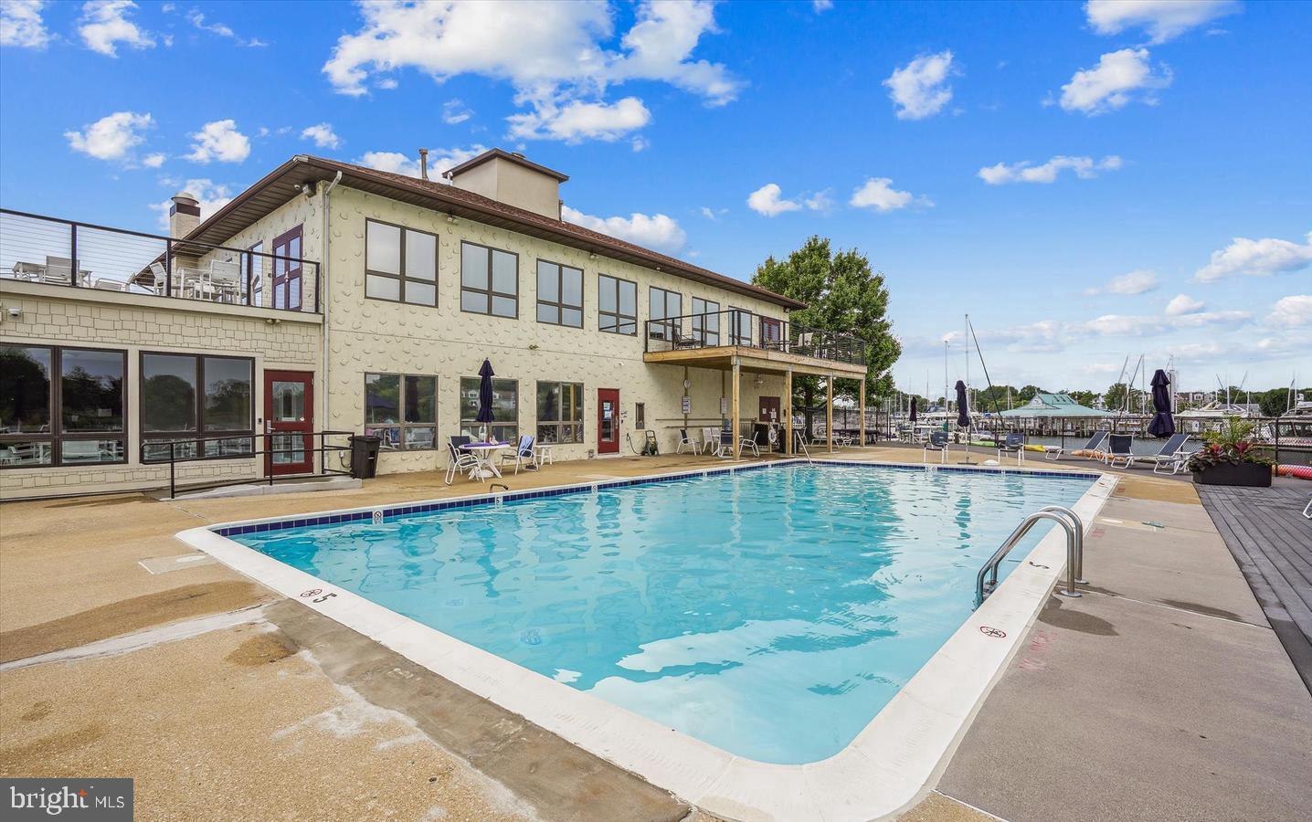 QUEENS LANDING - Residential