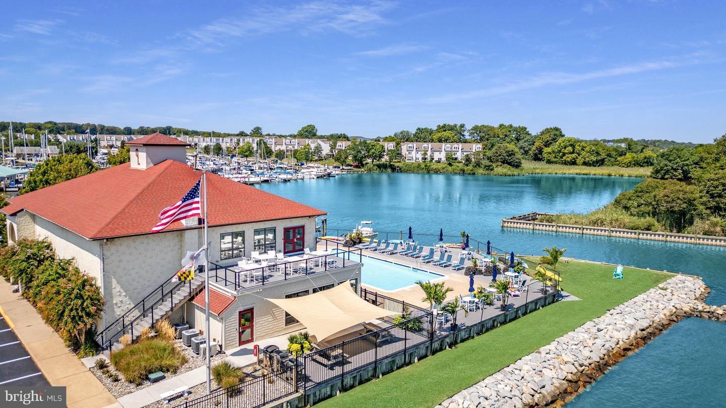 QUEENS LANDING - Residential