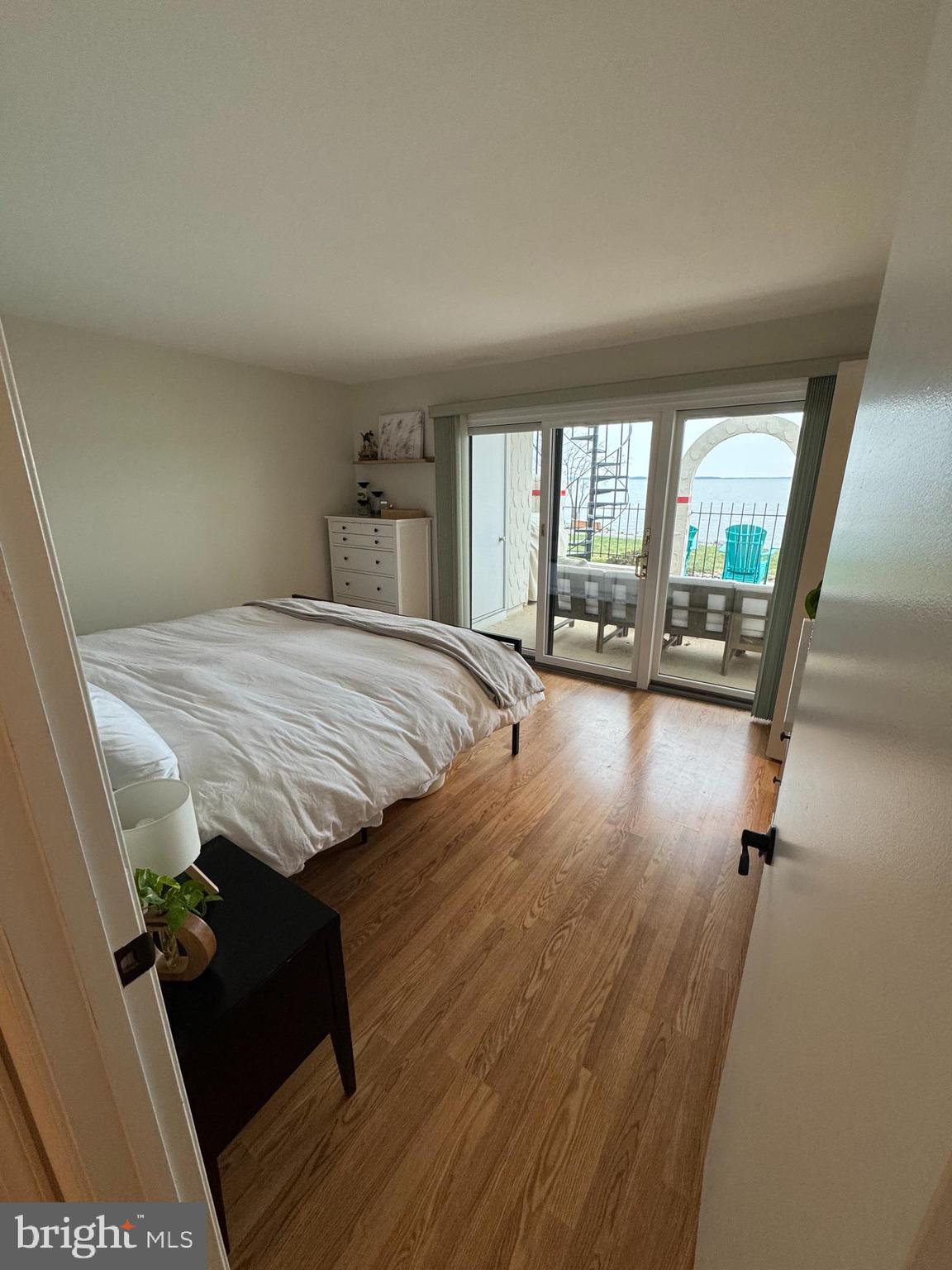 QUEENS LANDING - Residential
