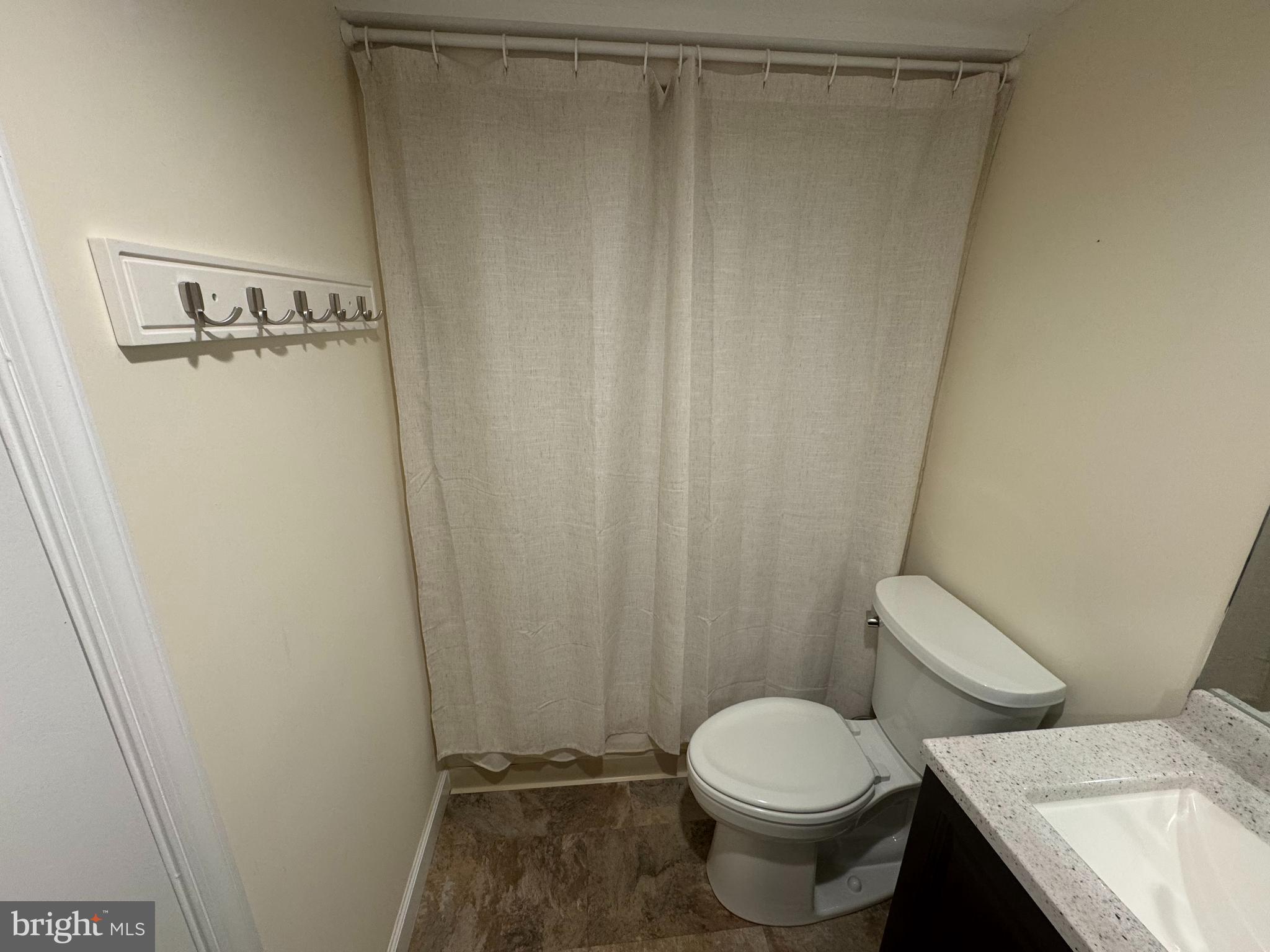 QUEENS LANDING - Residential