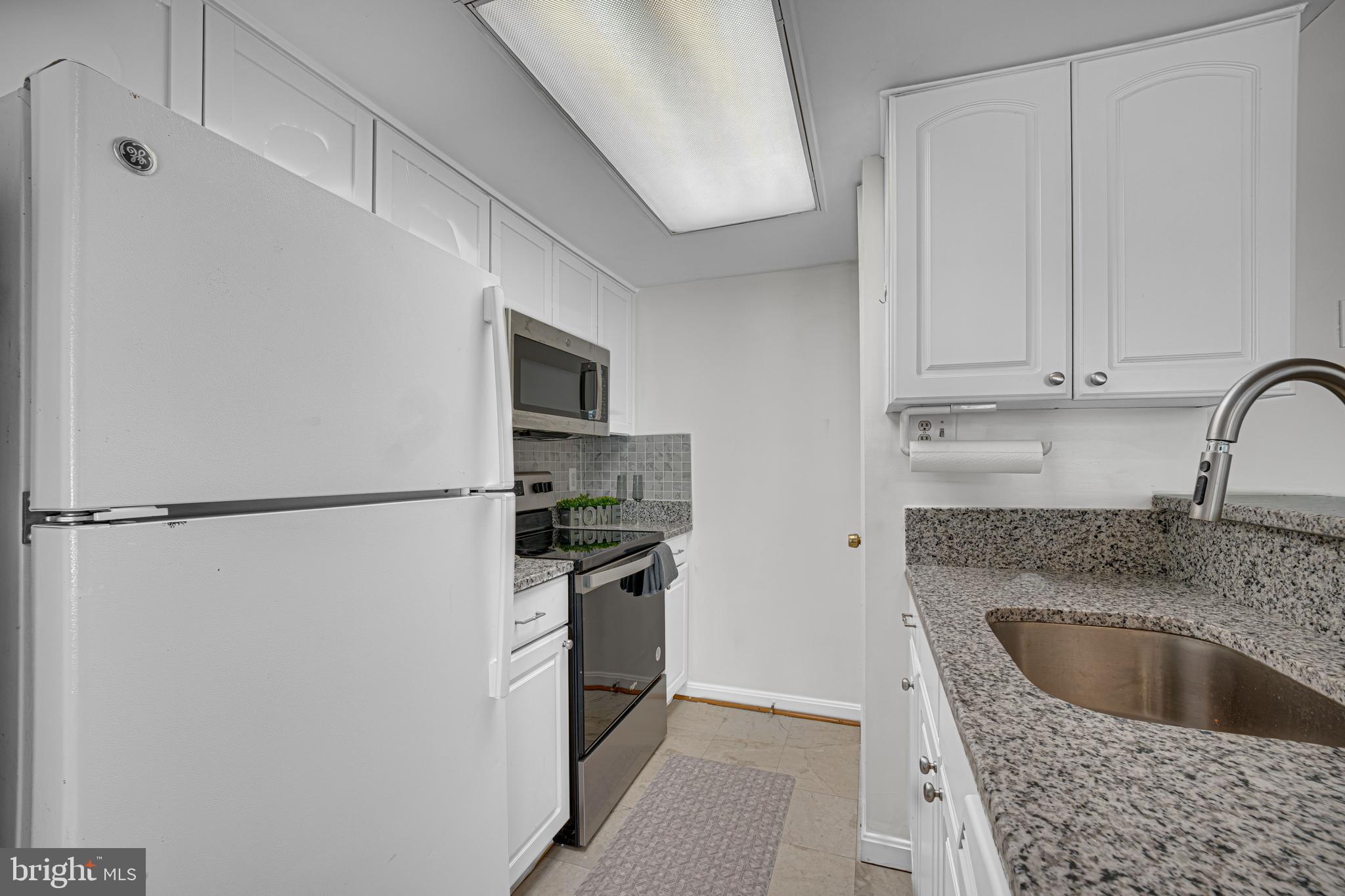 VISTAS AT WASHINGTONIAN WOODS - Residential