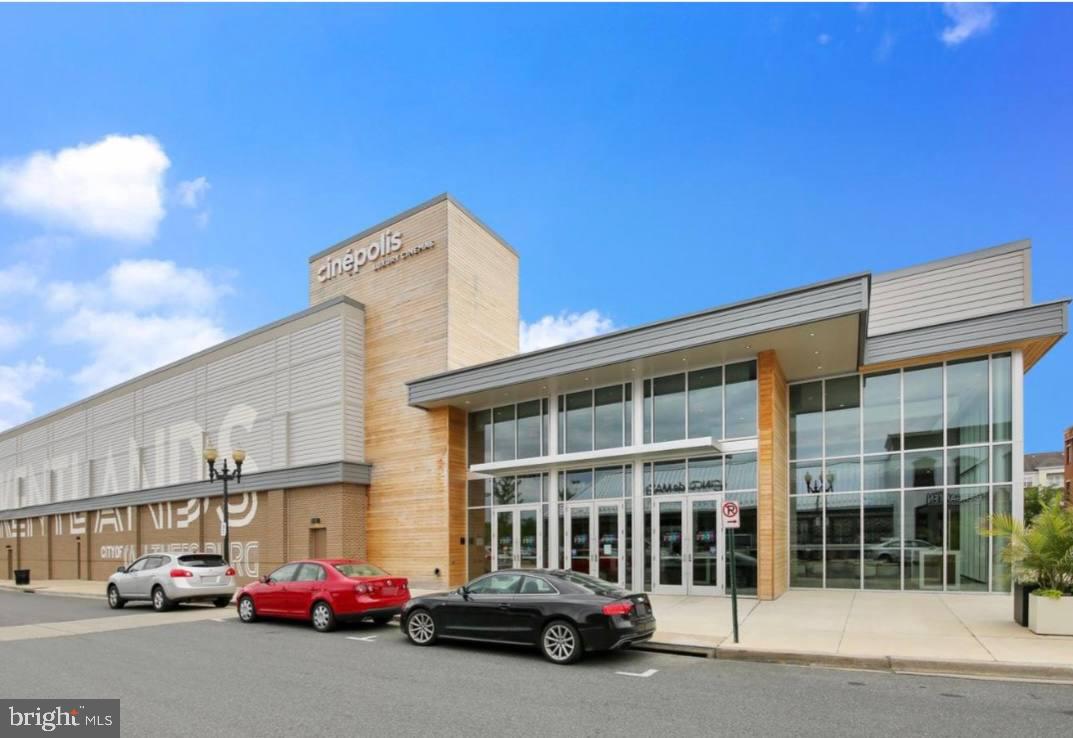VISTAS AT WASHINGTONIAN WOODS - Residential