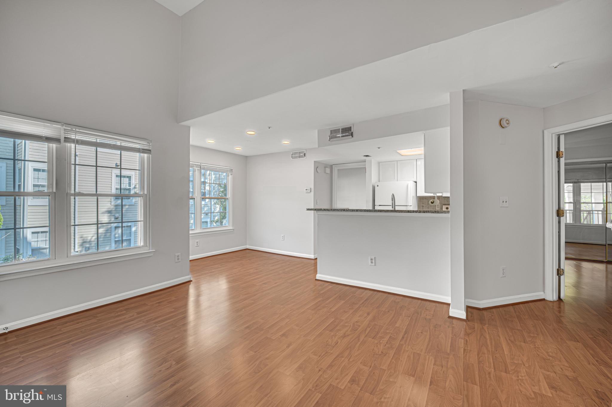 VISTAS AT WASHINGTONIAN WOODS - Residential