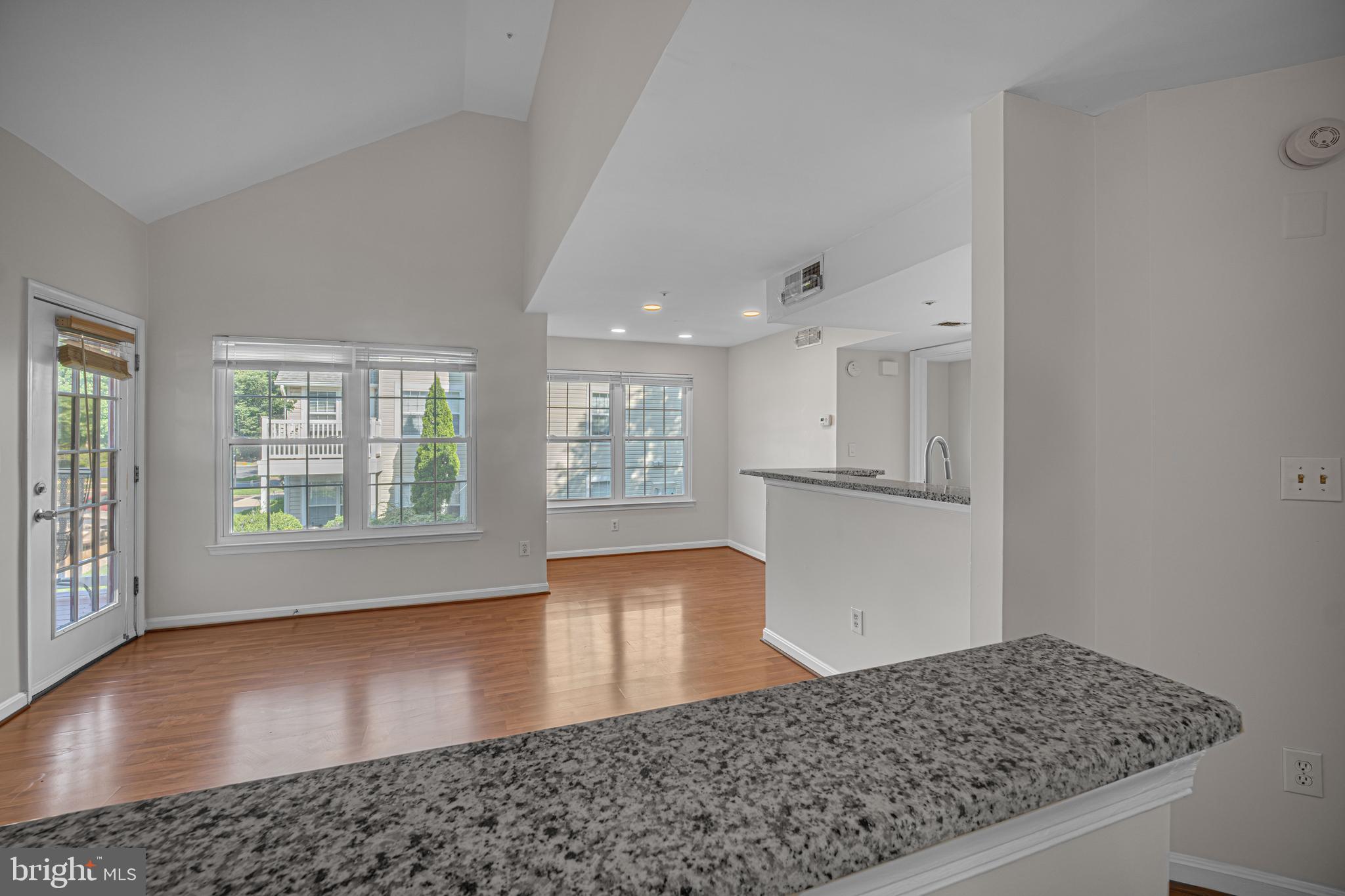 VISTAS AT WASHINGTONIAN WOODS - Residential