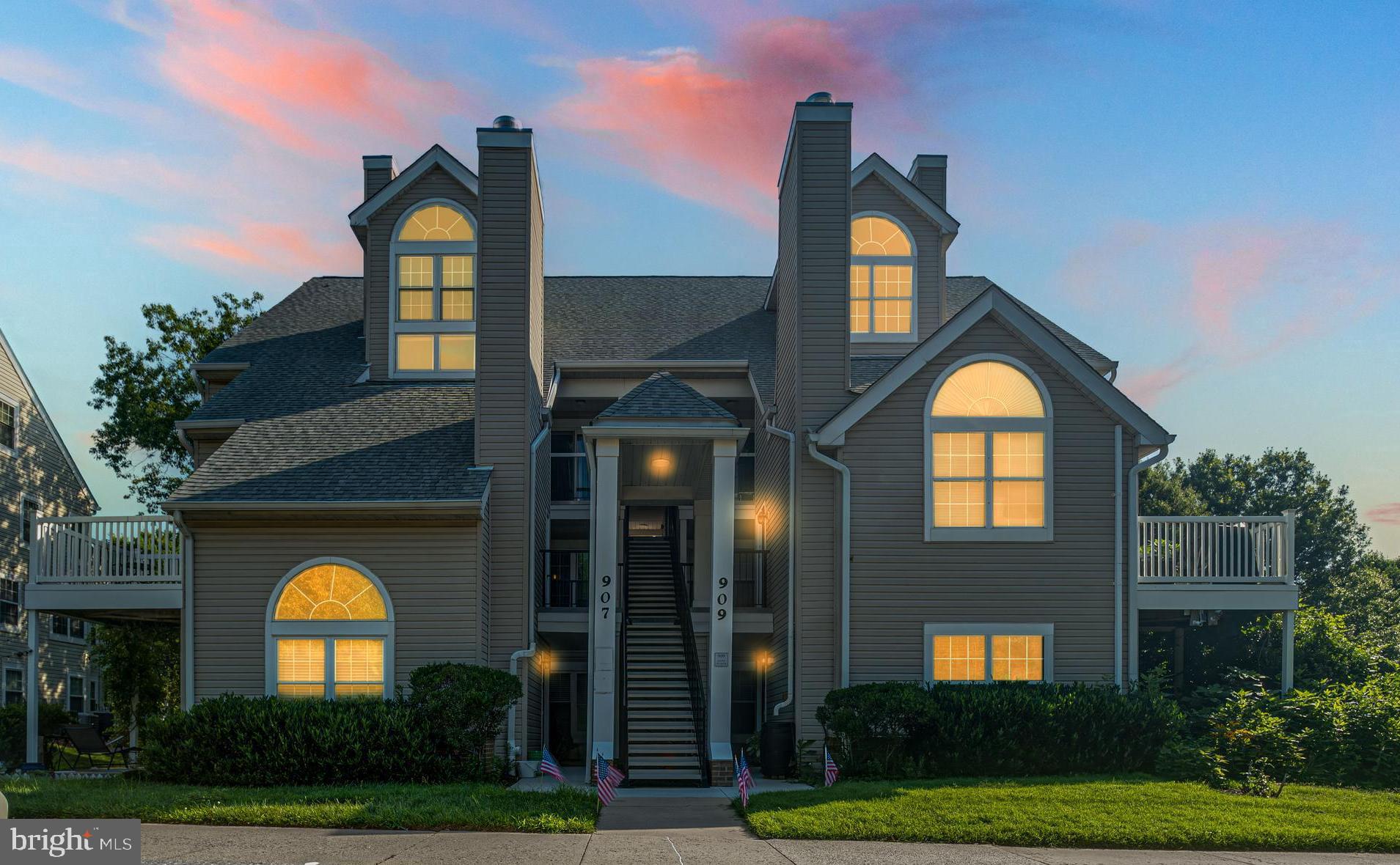 VISTAS AT WASHINGTONIAN WOODS - Residential