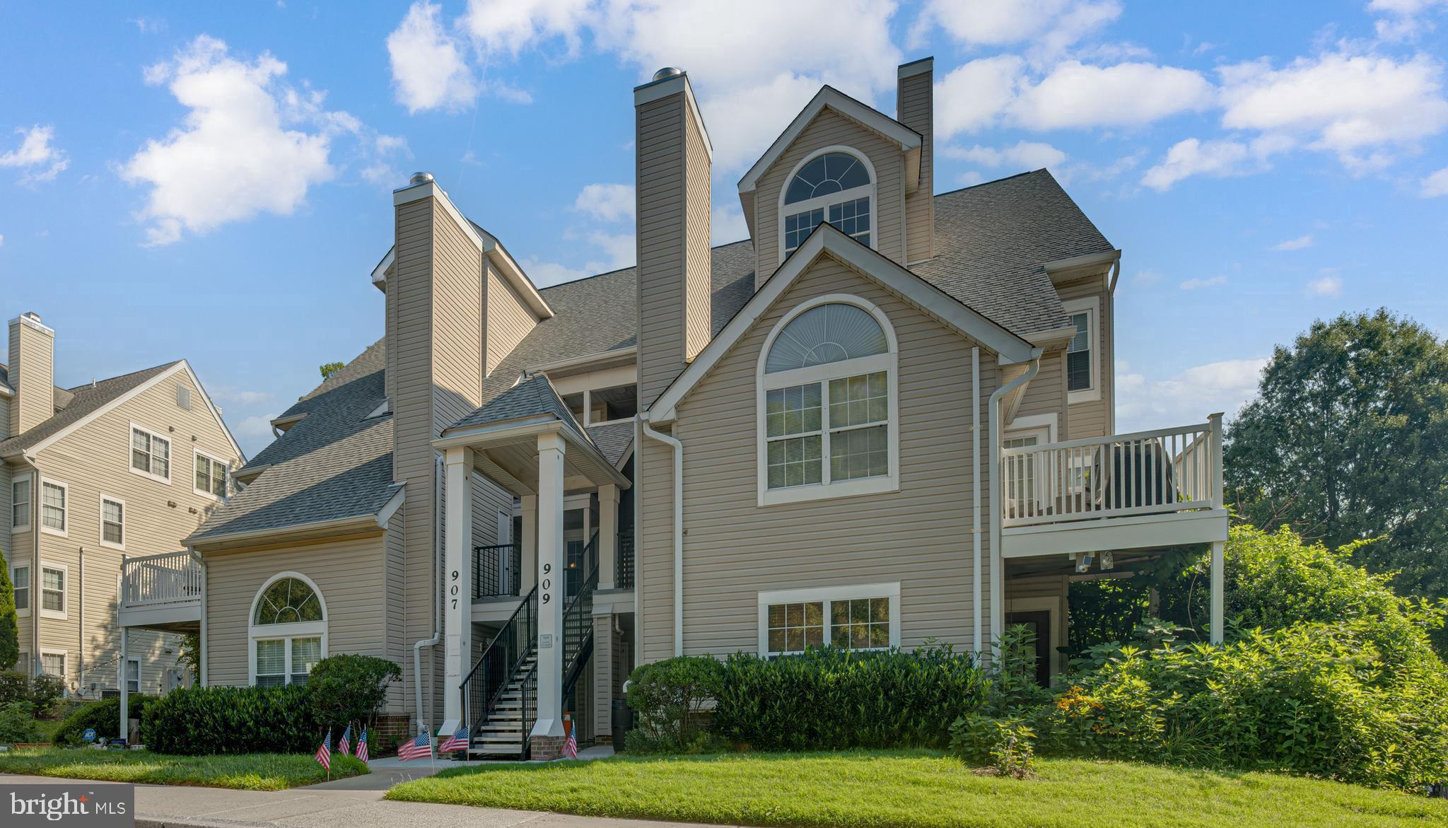 VISTAS AT WASHINGTONIAN WOODS - Residential