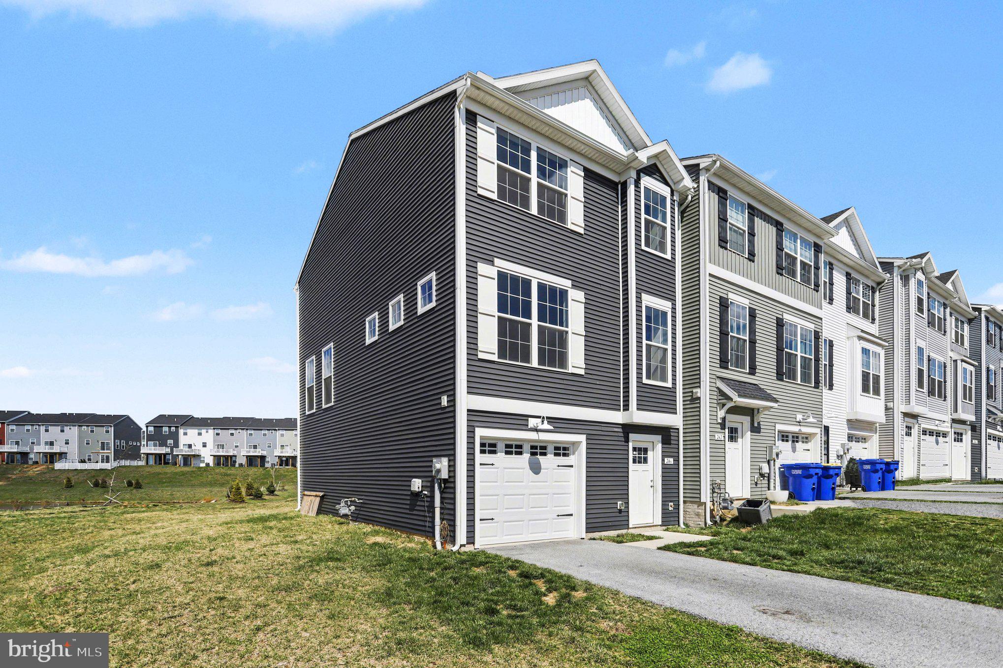 HUDSON RIDGE - Residential