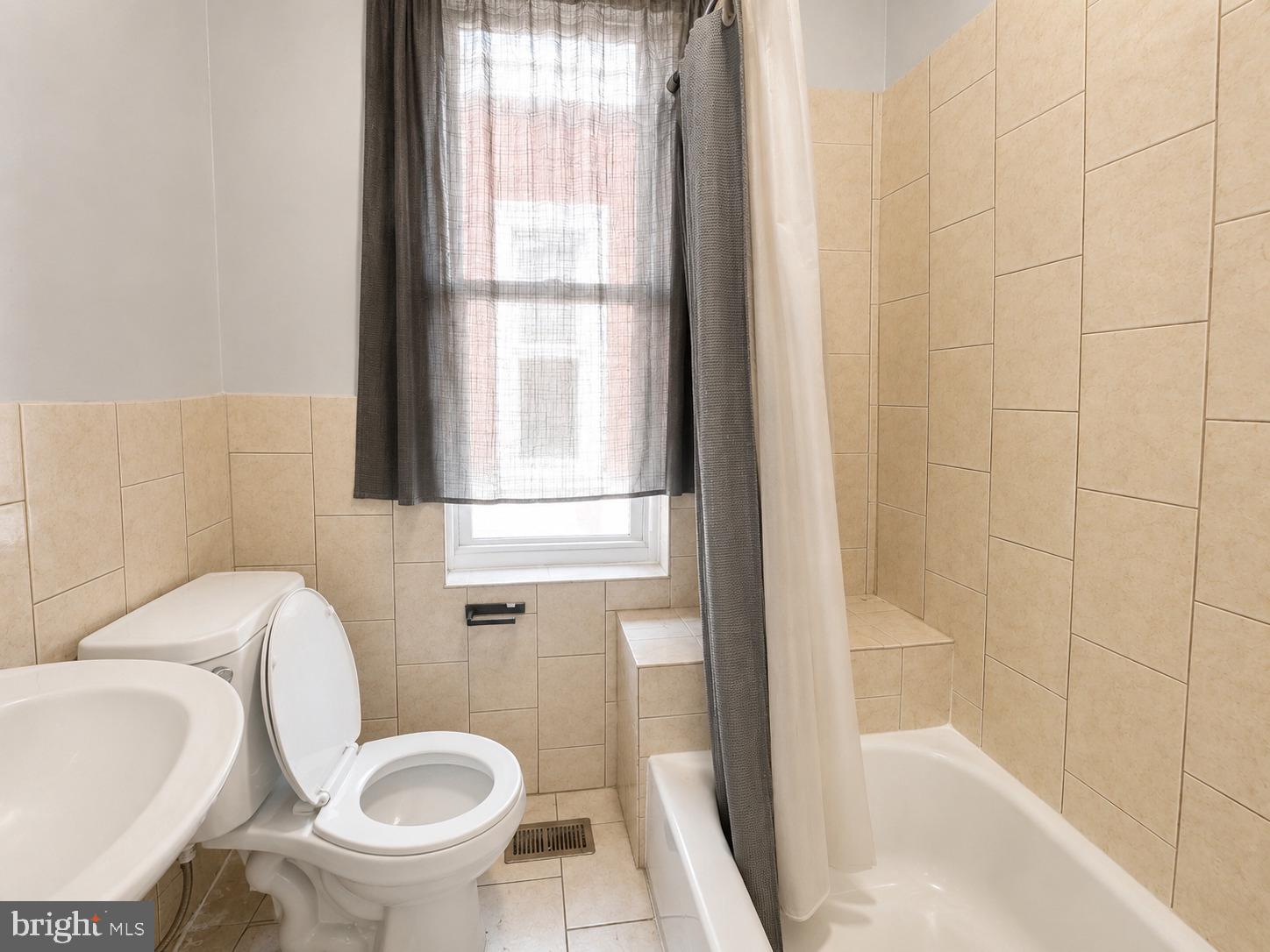 PHILADELPHIA (SOUTHWEST) - Residential