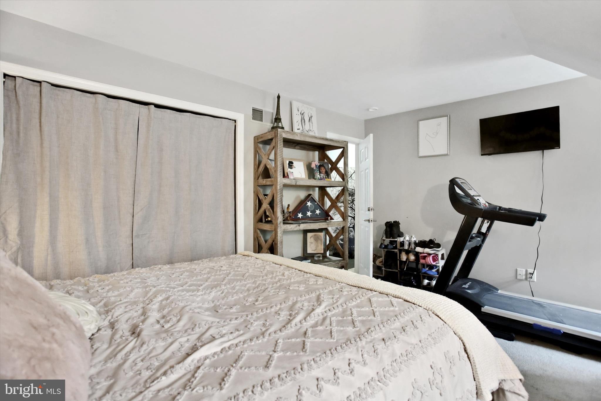 TIMSON HILL - Residential