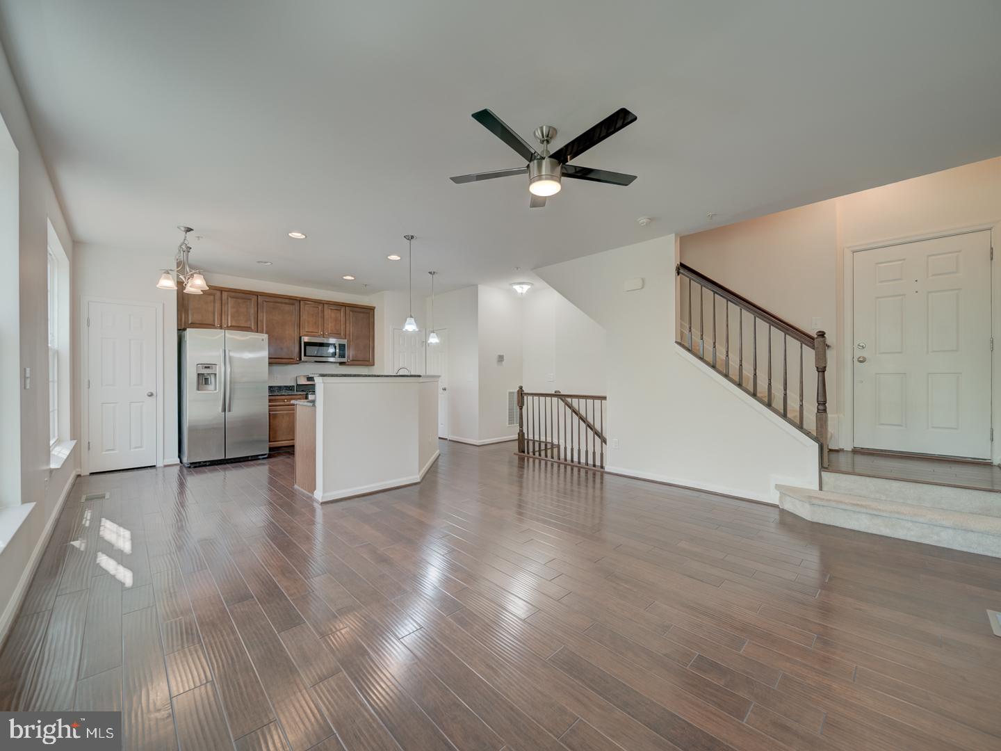 CASCADES PLACE CONDOMINIUM - Residential Lease