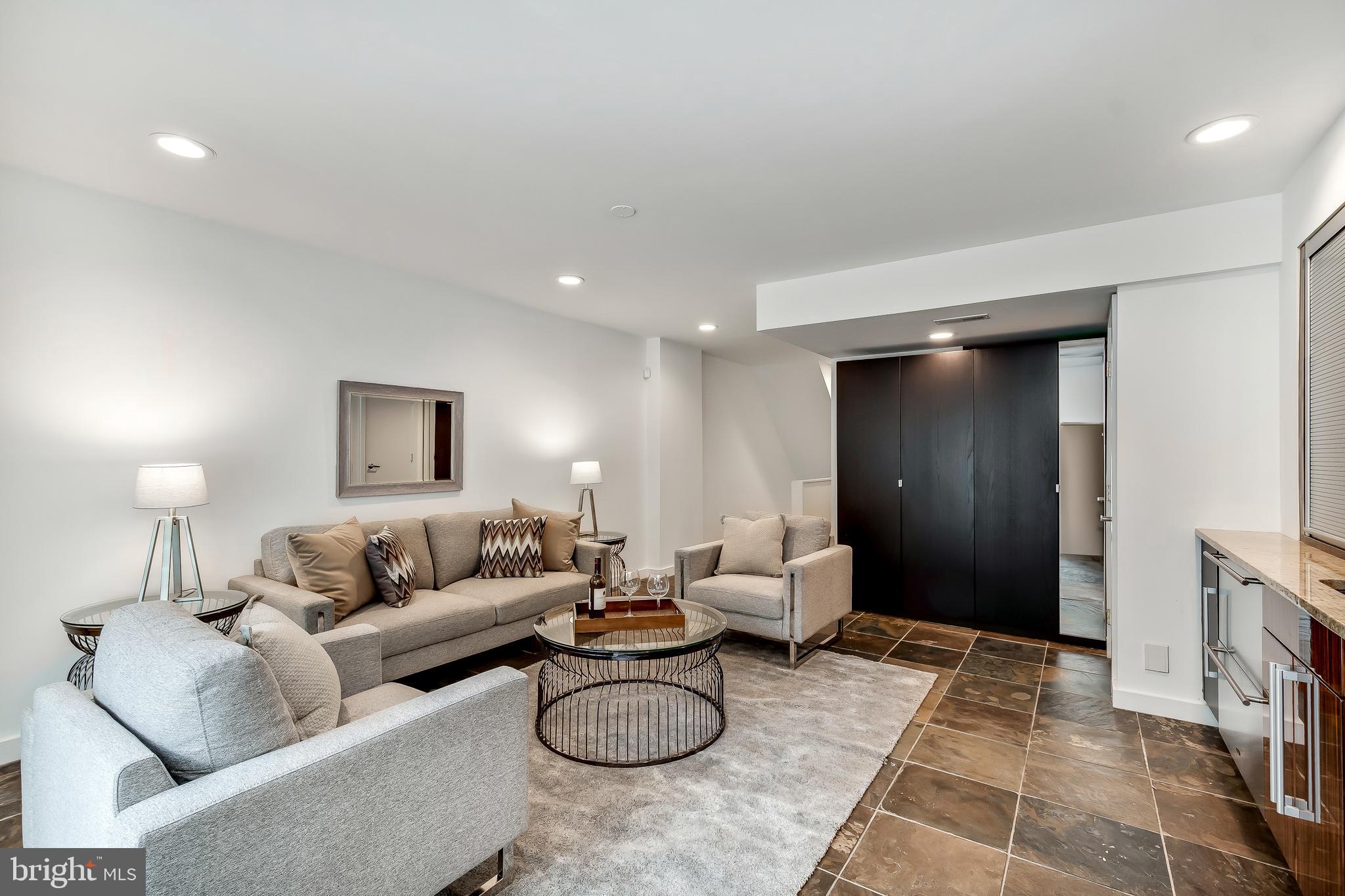WASHINGTON SQ WEST - Residential