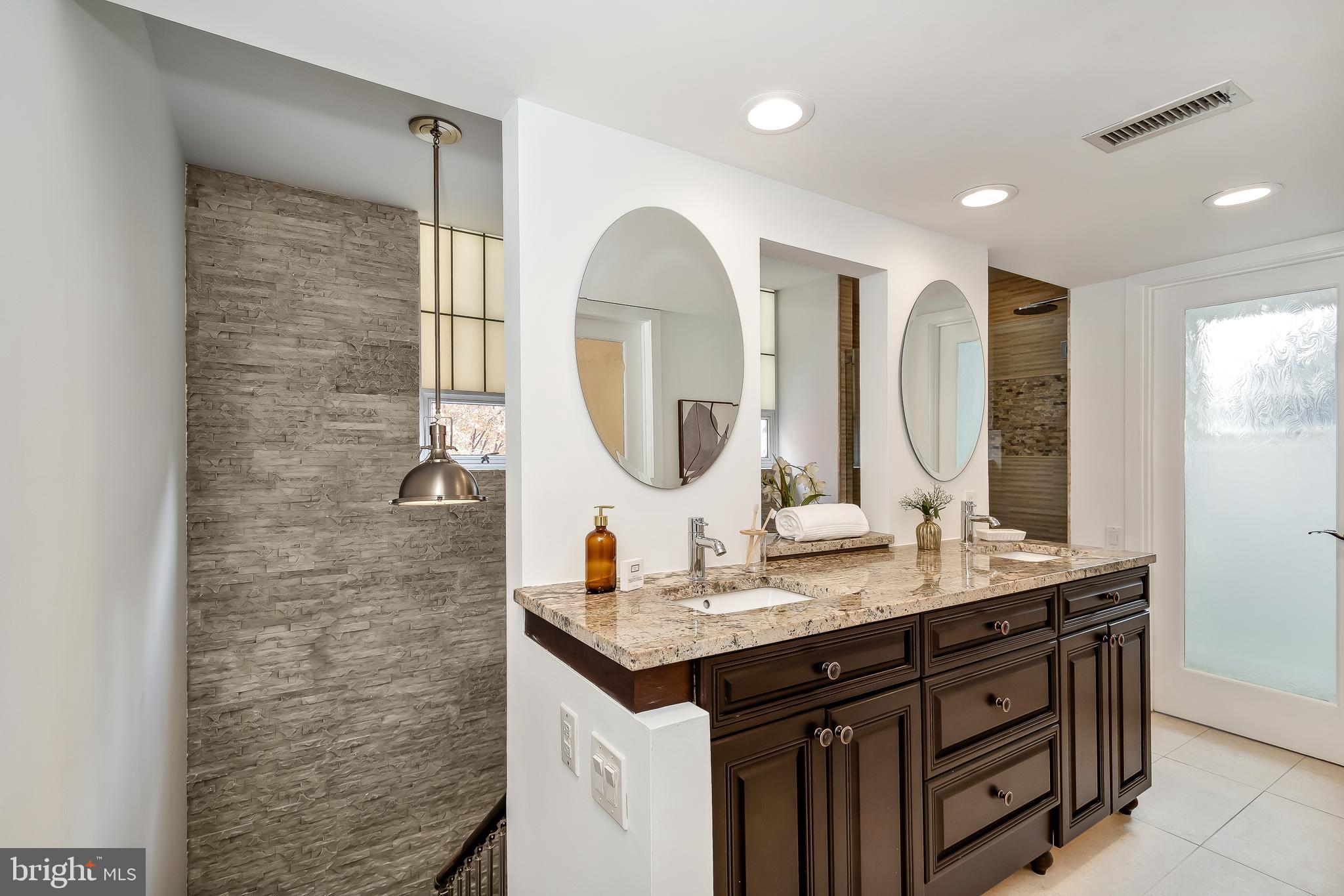 WASHINGTON SQ WEST - Residential