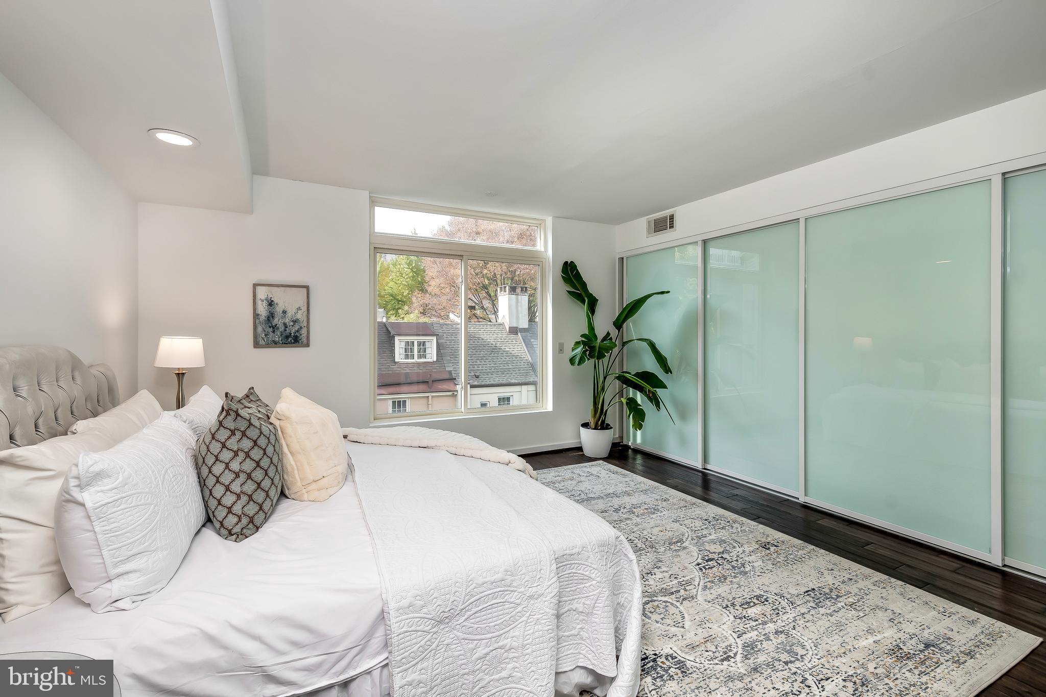 WASHINGTON SQ WEST - Residential