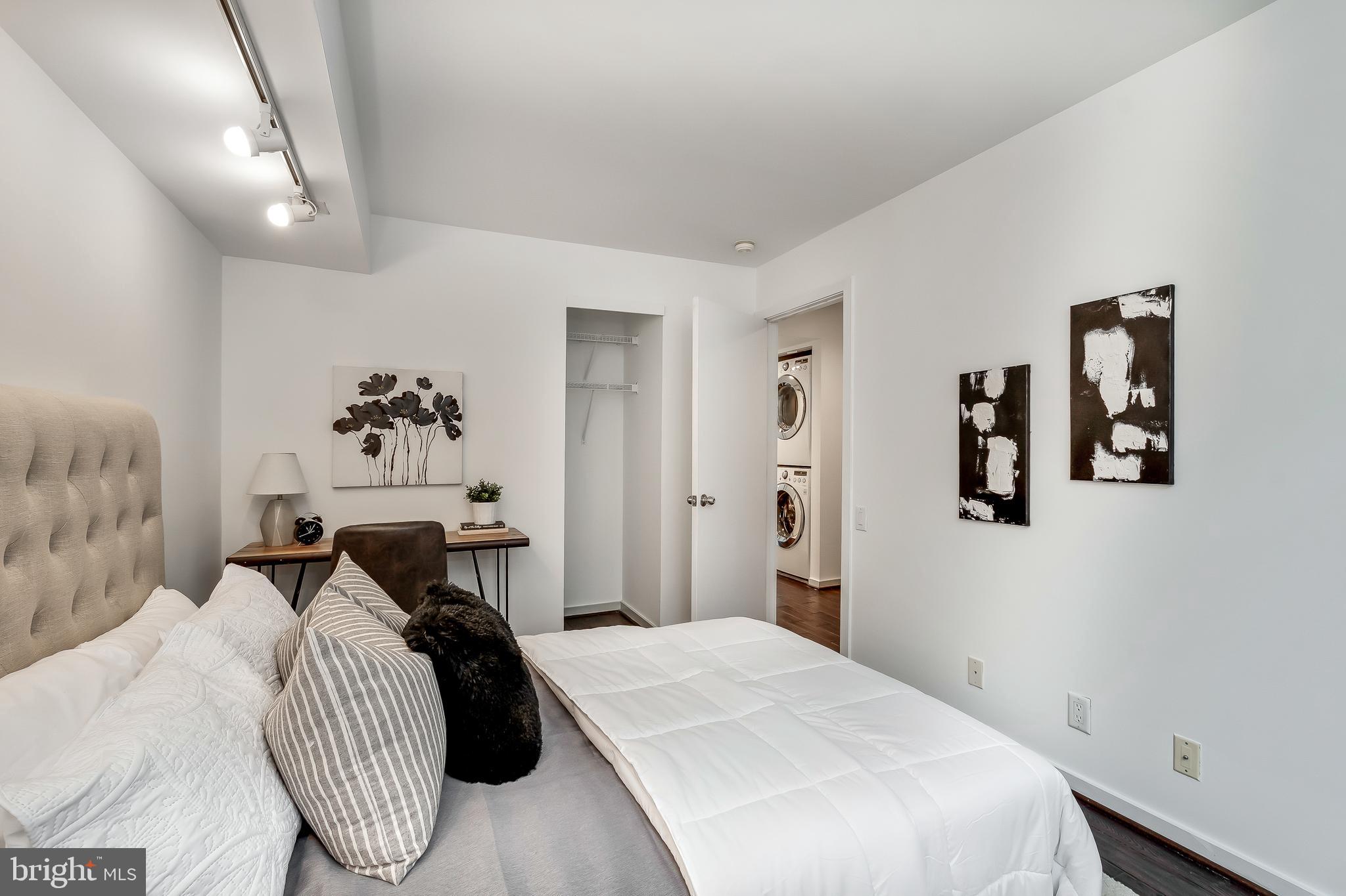 WASHINGTON SQ WEST - Residential