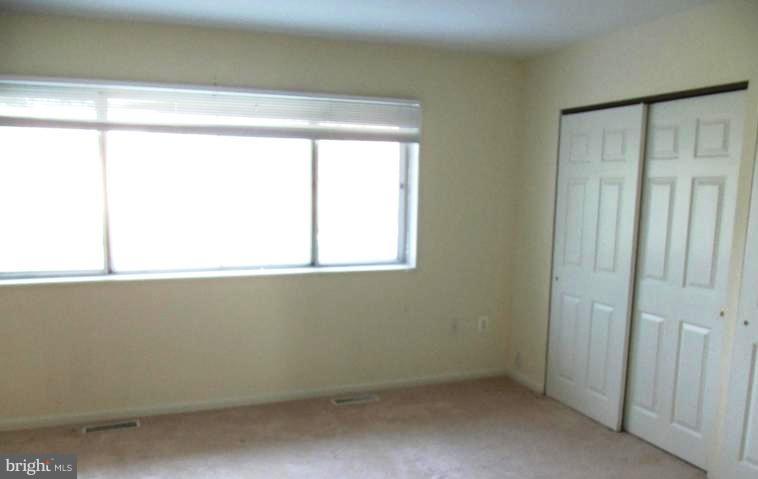 ROSSMOOR MUTUAL #7 - Residential Lease