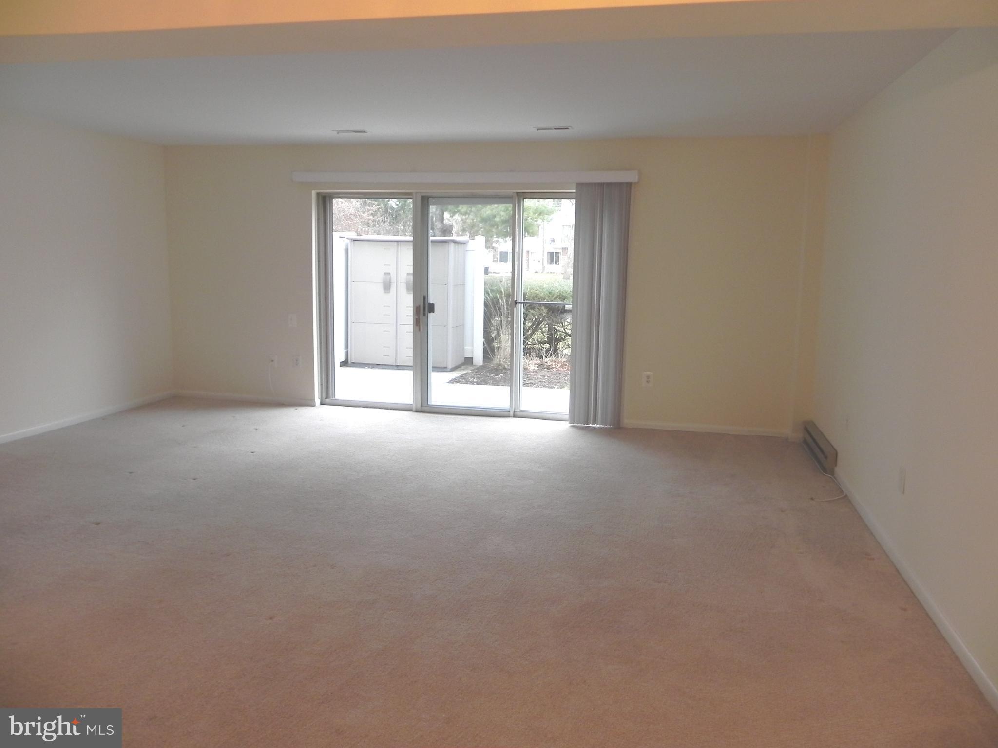 ROSSMOOR MUTUAL #7 - Residential Lease