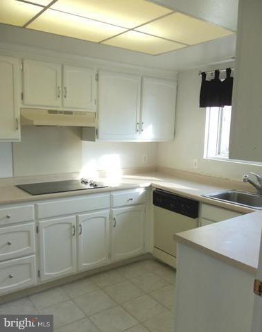 ROSSMOOR MUTUAL #7 - Residential Lease