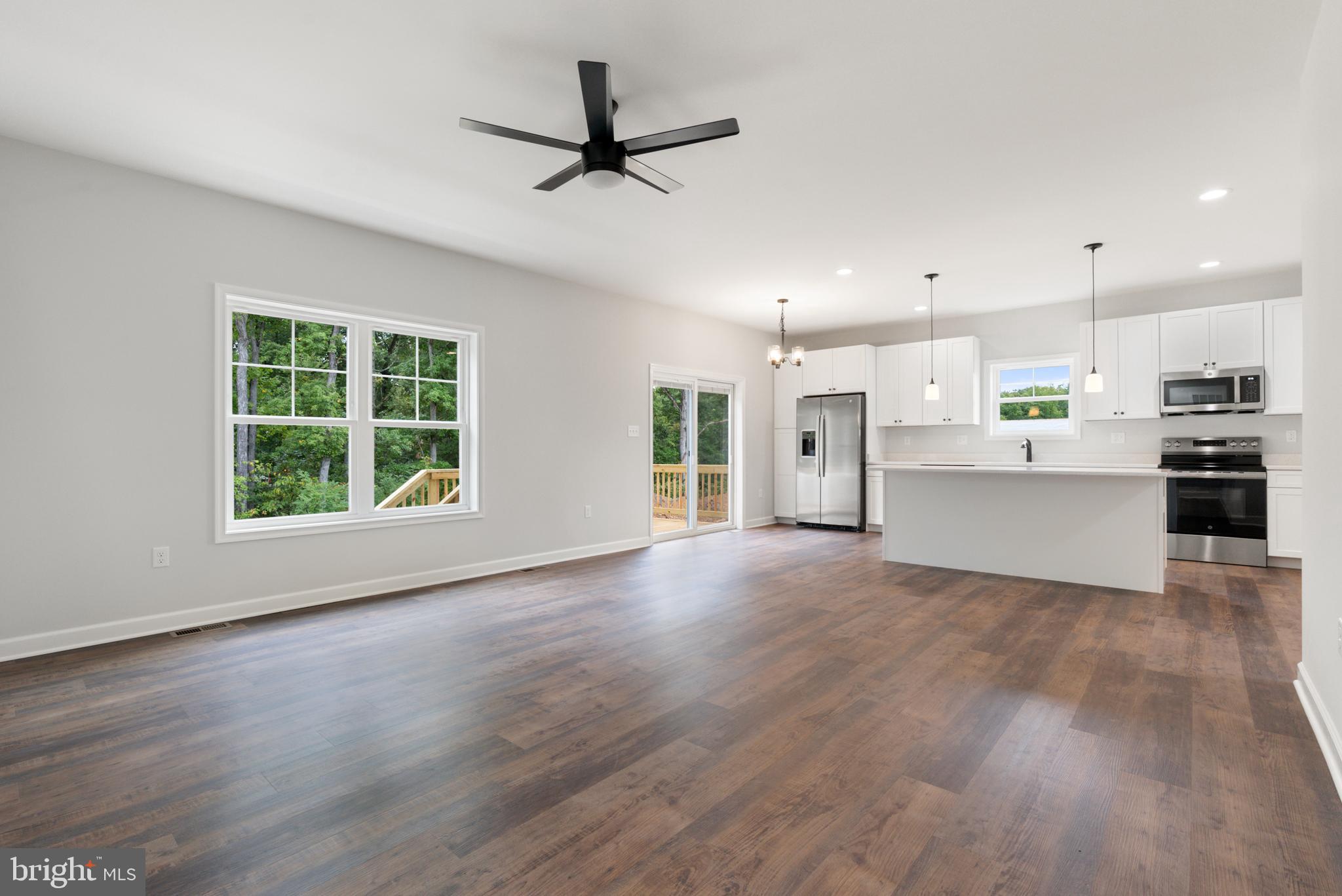 CAREFREE ACRES - Residential