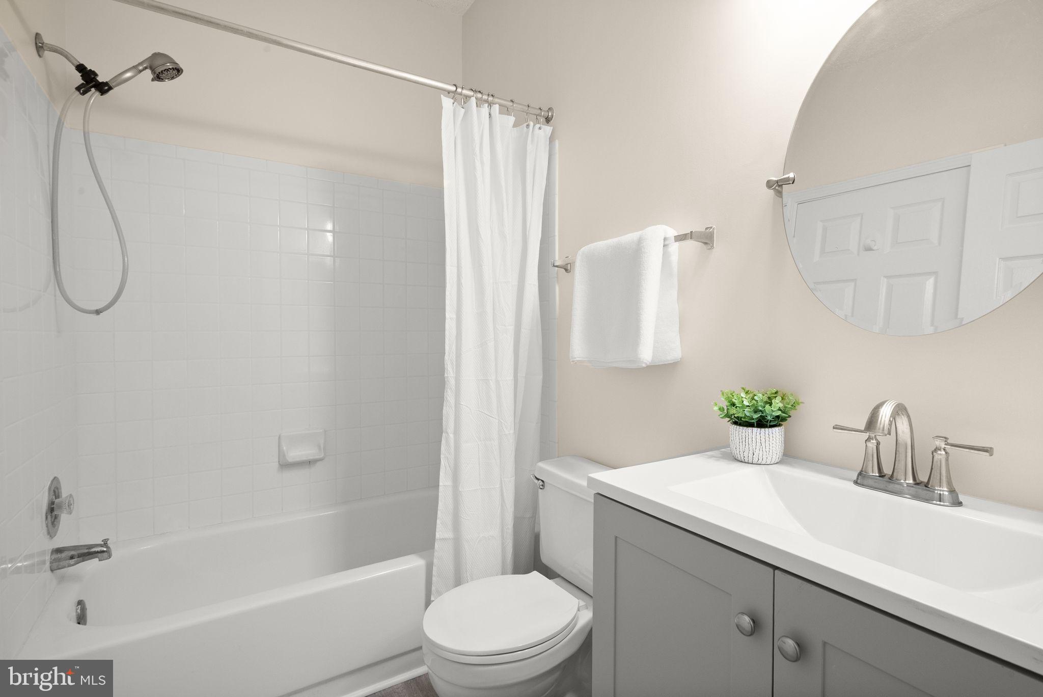 STONECROFT CONDO - Residential