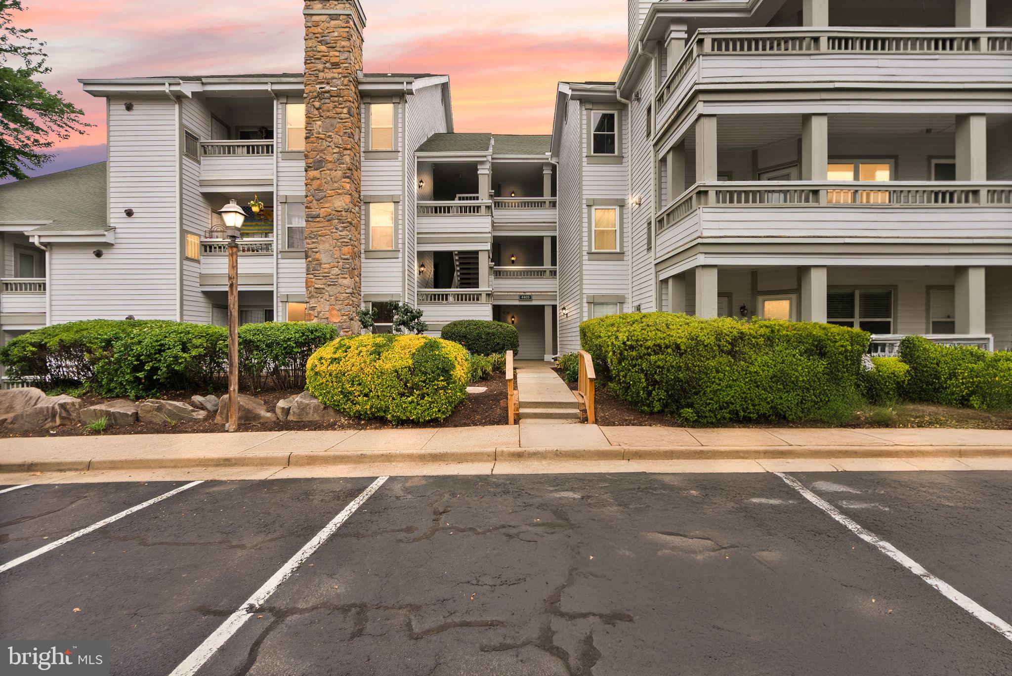STONECROFT CONDO - Residential
