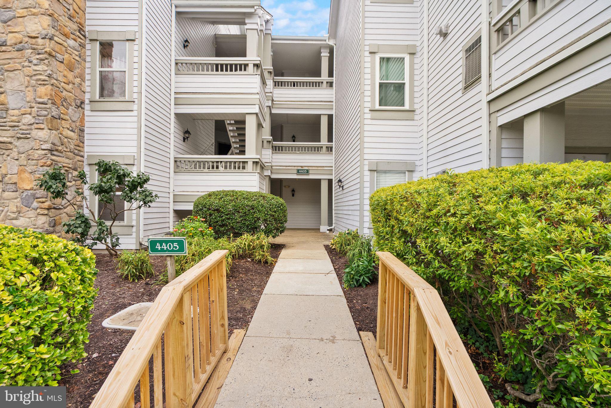 STONECROFT CONDO - Residential