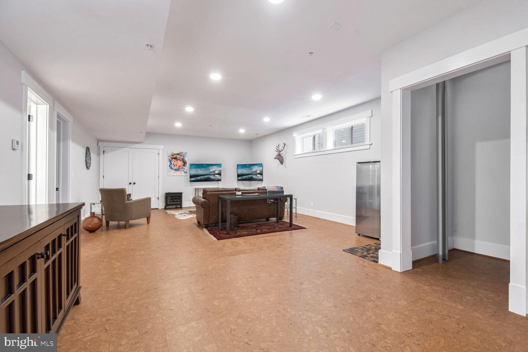 CHEVY CHASE TERRACE - Residential