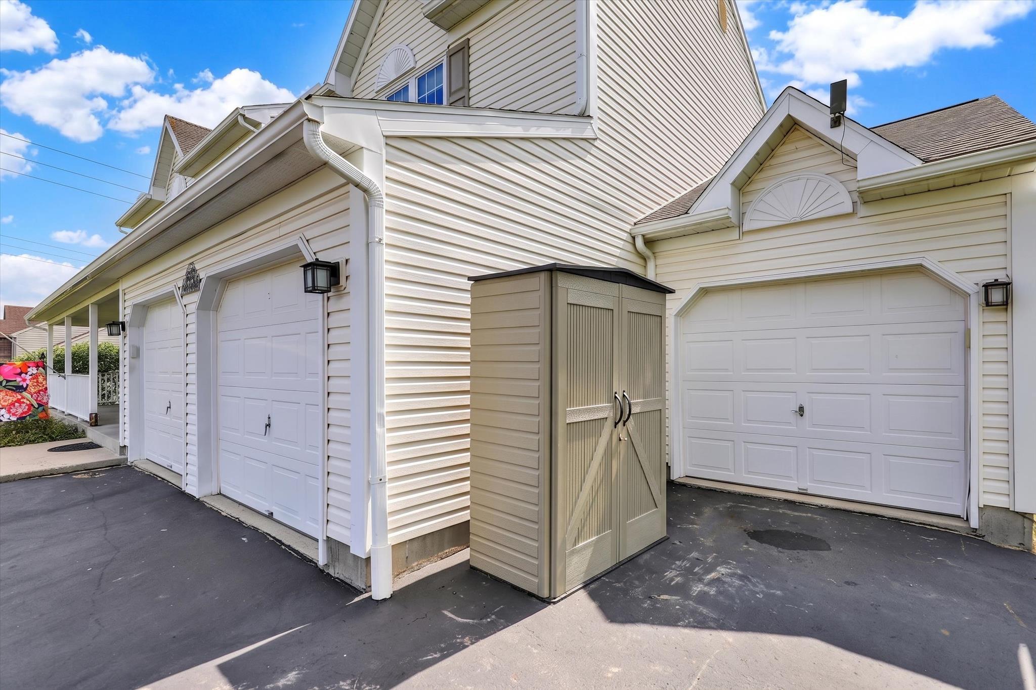 ROSECLIFF POINT - Residential