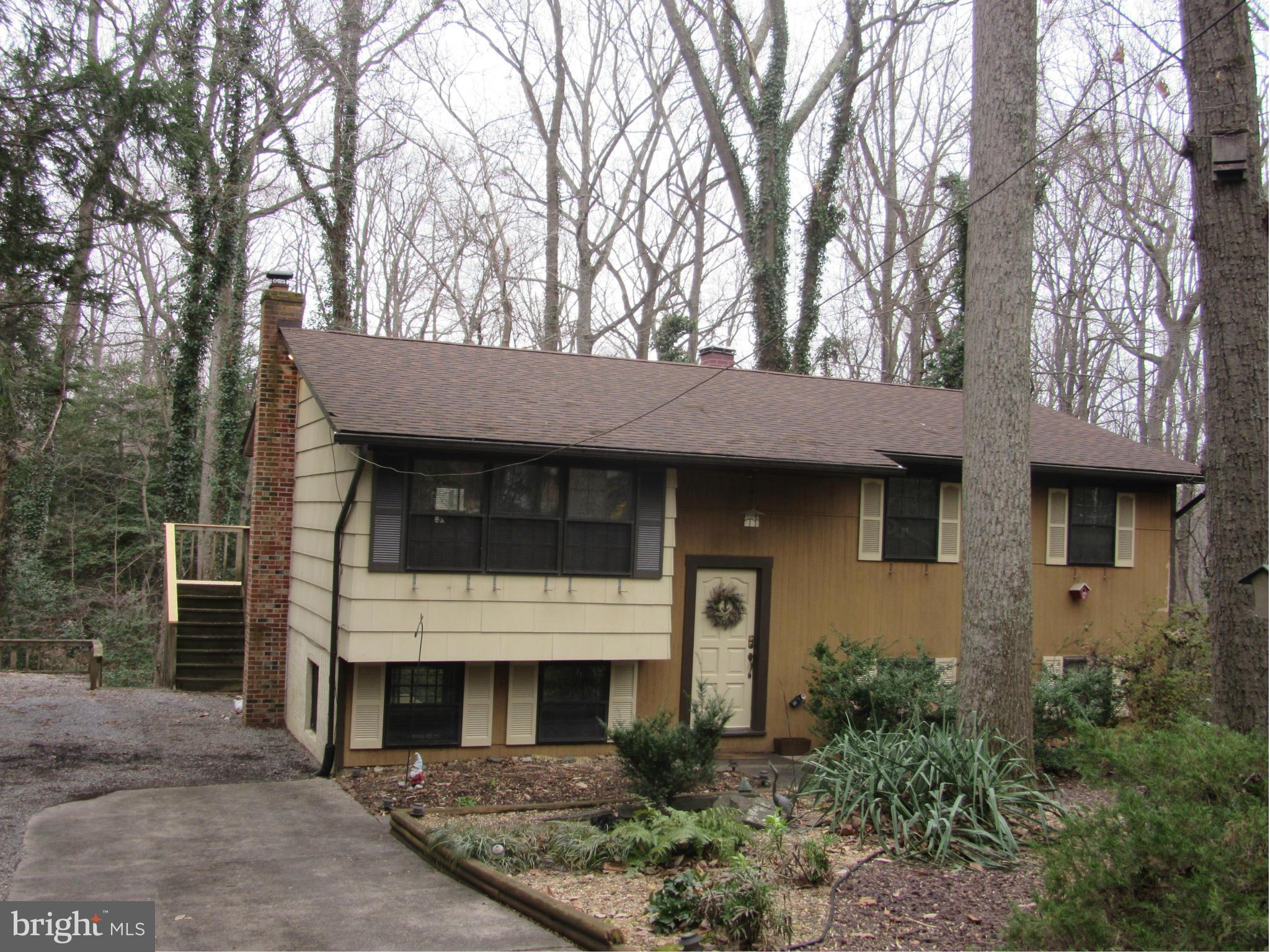 4BD, 2BA split foyer single family home in Arden on the Severn. Built in 1972, 1064sf living area plus 700+sf finished basement on 1/3 acre wooded lot. 2 decks and a patio with low maintenance landscaping and pond.Open living and dining rooms with oak hardwood floors. Bright kitchen with ample counter space. Finished basement with wood stove.New oil furnace and central AC in 2010, new roof in 2012