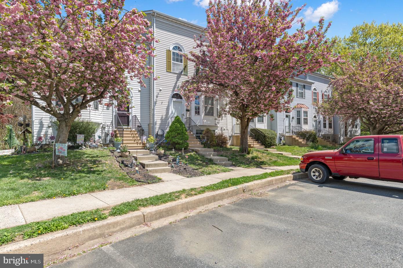 WOODS OF BAYVIEW - Residential