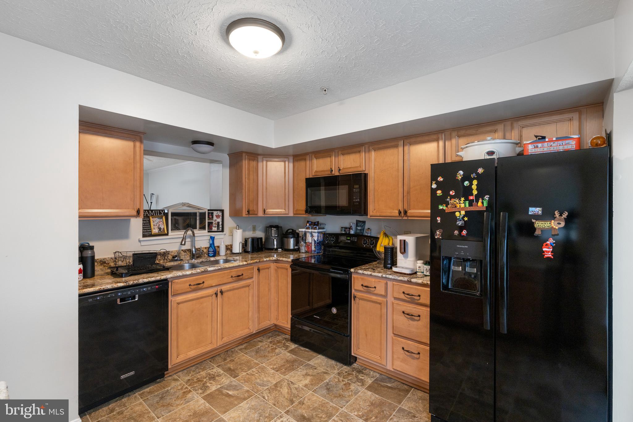 WOODS OF BAYVIEW - Residential