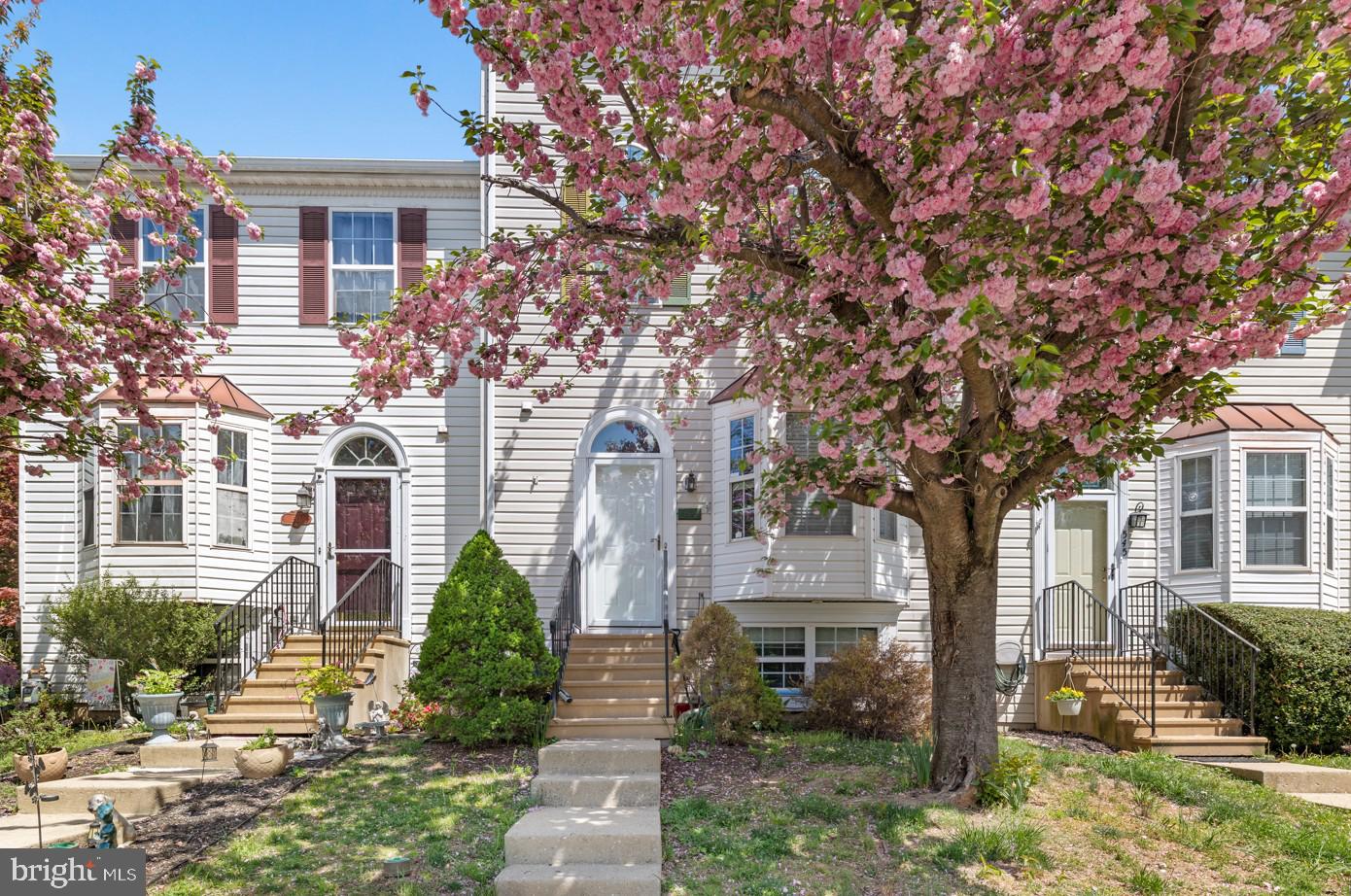 WOODS OF BAYVIEW - Residential