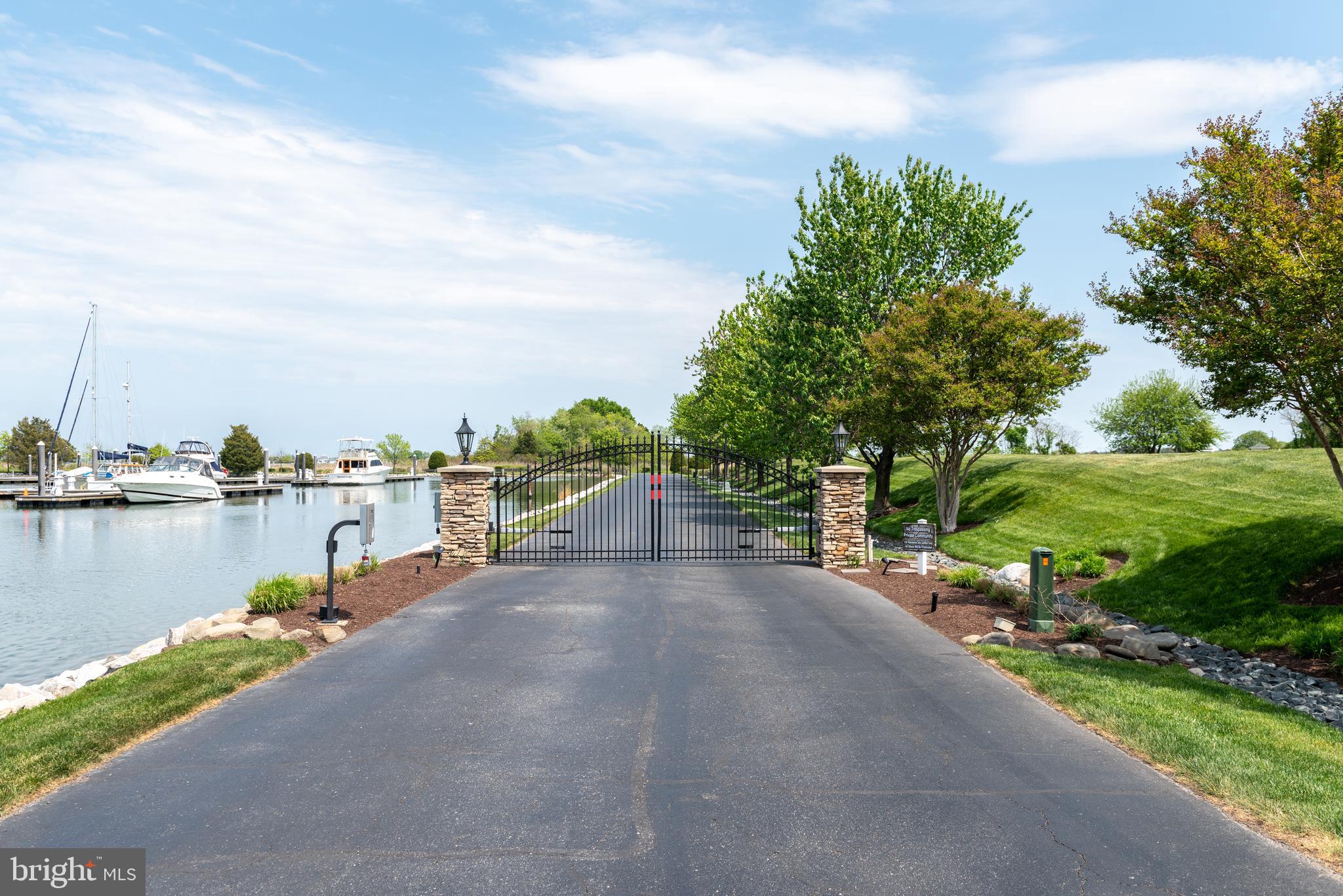 NARROWS POINTE - Residential