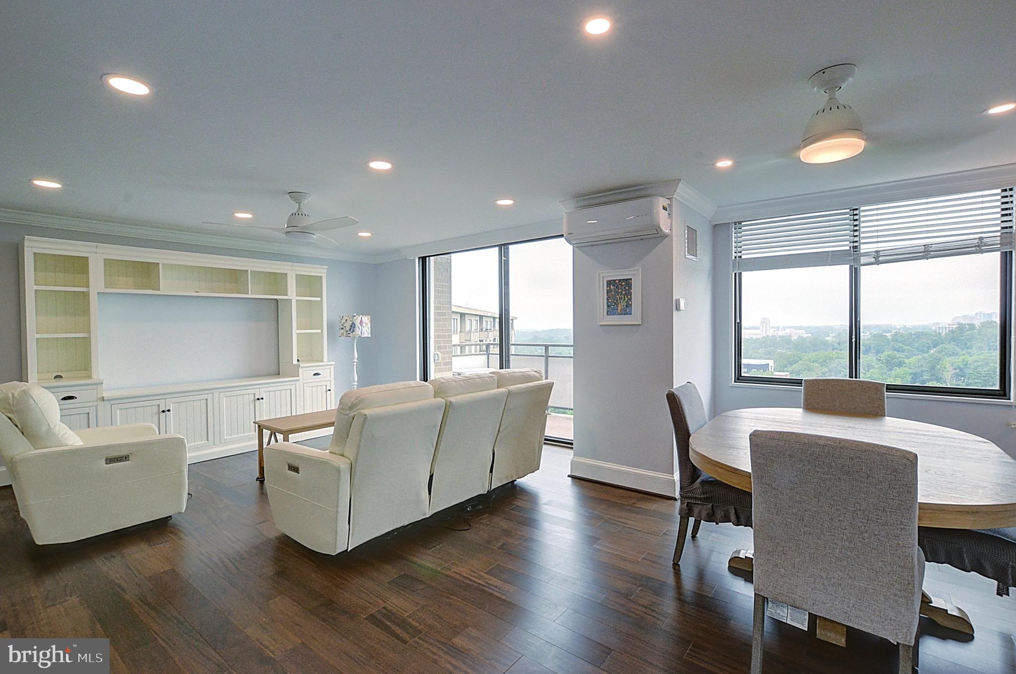 PROMENADE TOWERS - Residential