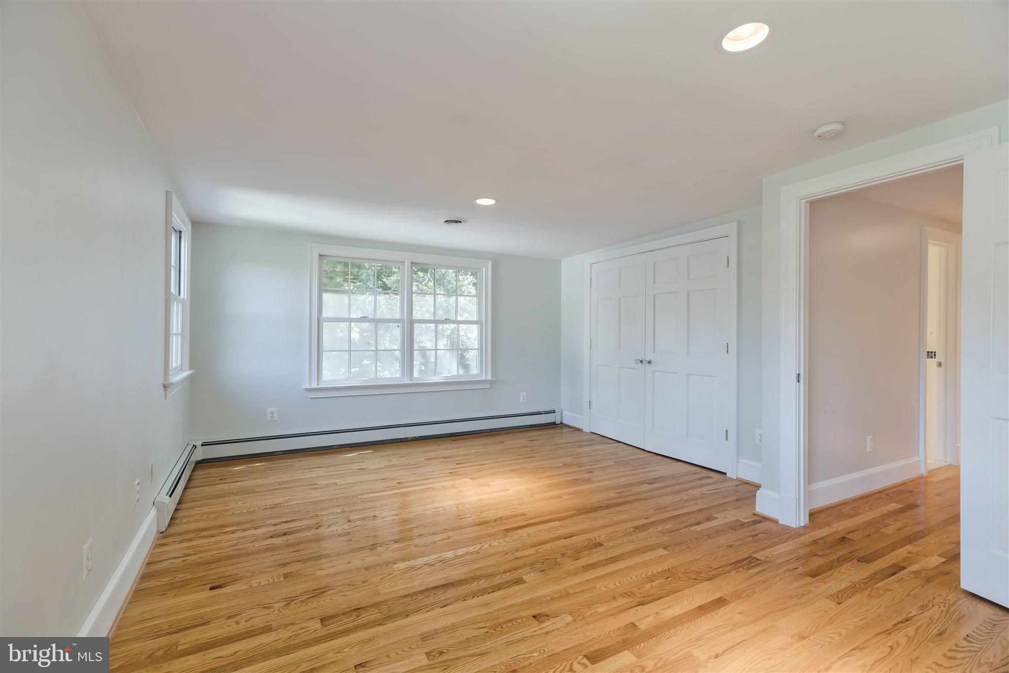 COUNTRY ACRES - Residential