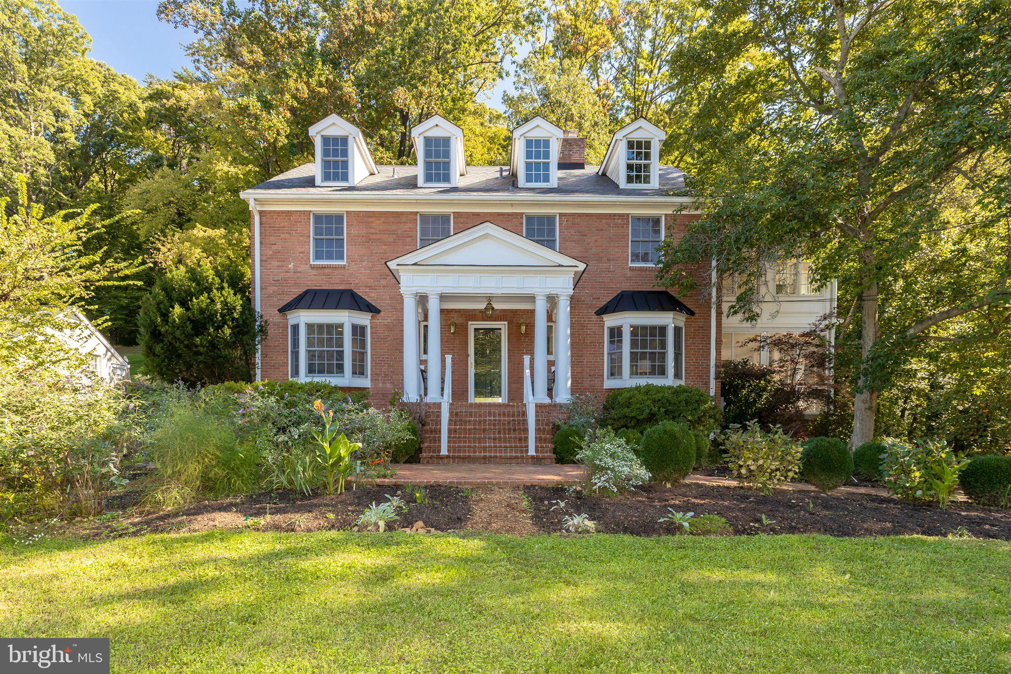 COUNTRY ACRES - Residential