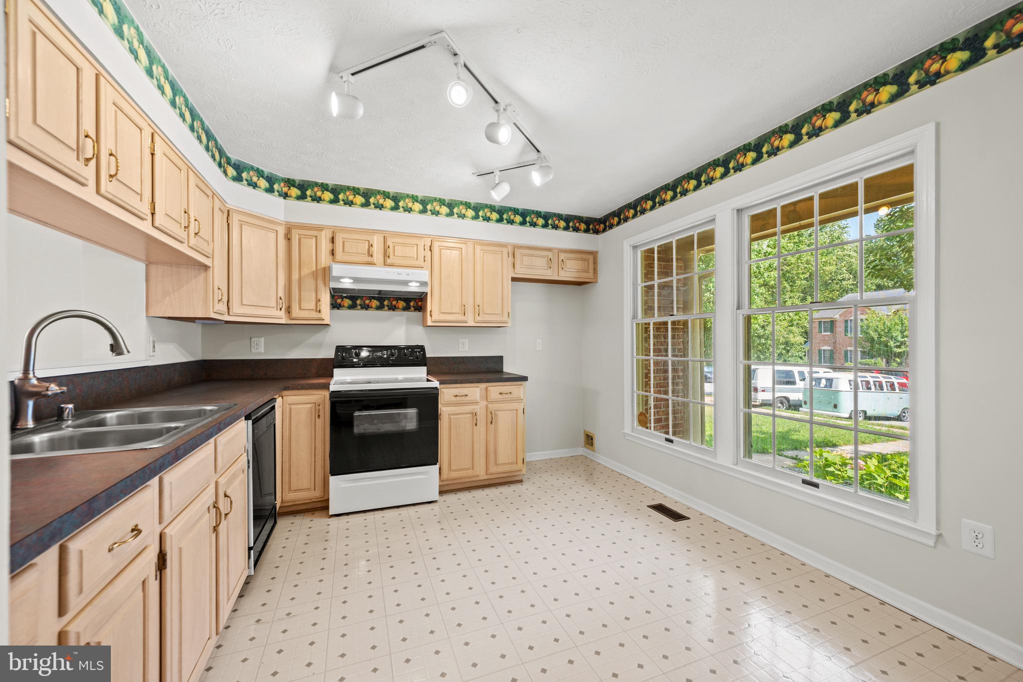 GREENSPRING EAST - Residential
