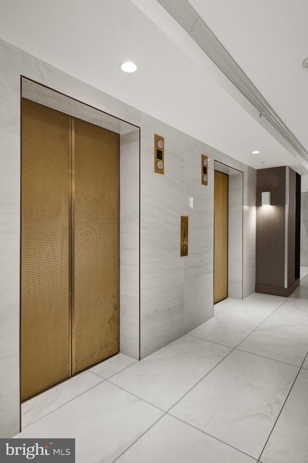 CRESCENT PLAZA - Residential