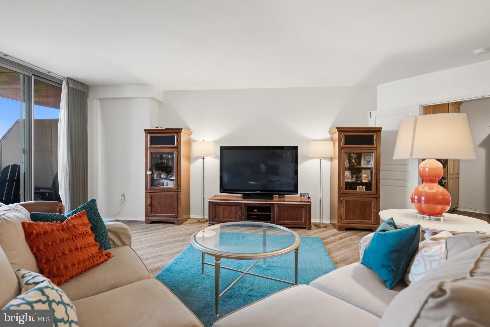 CRESCENT PLAZA - Residential