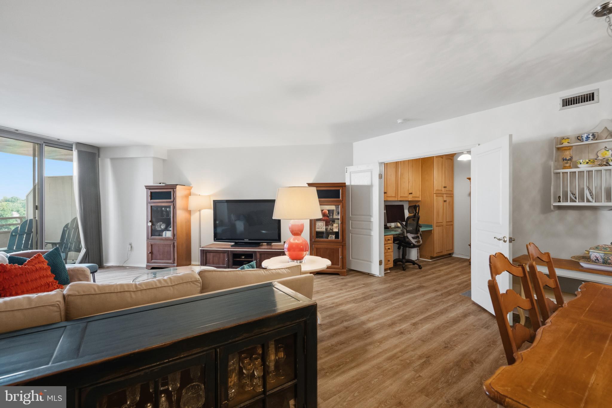 CRESCENT PLAZA - Residential