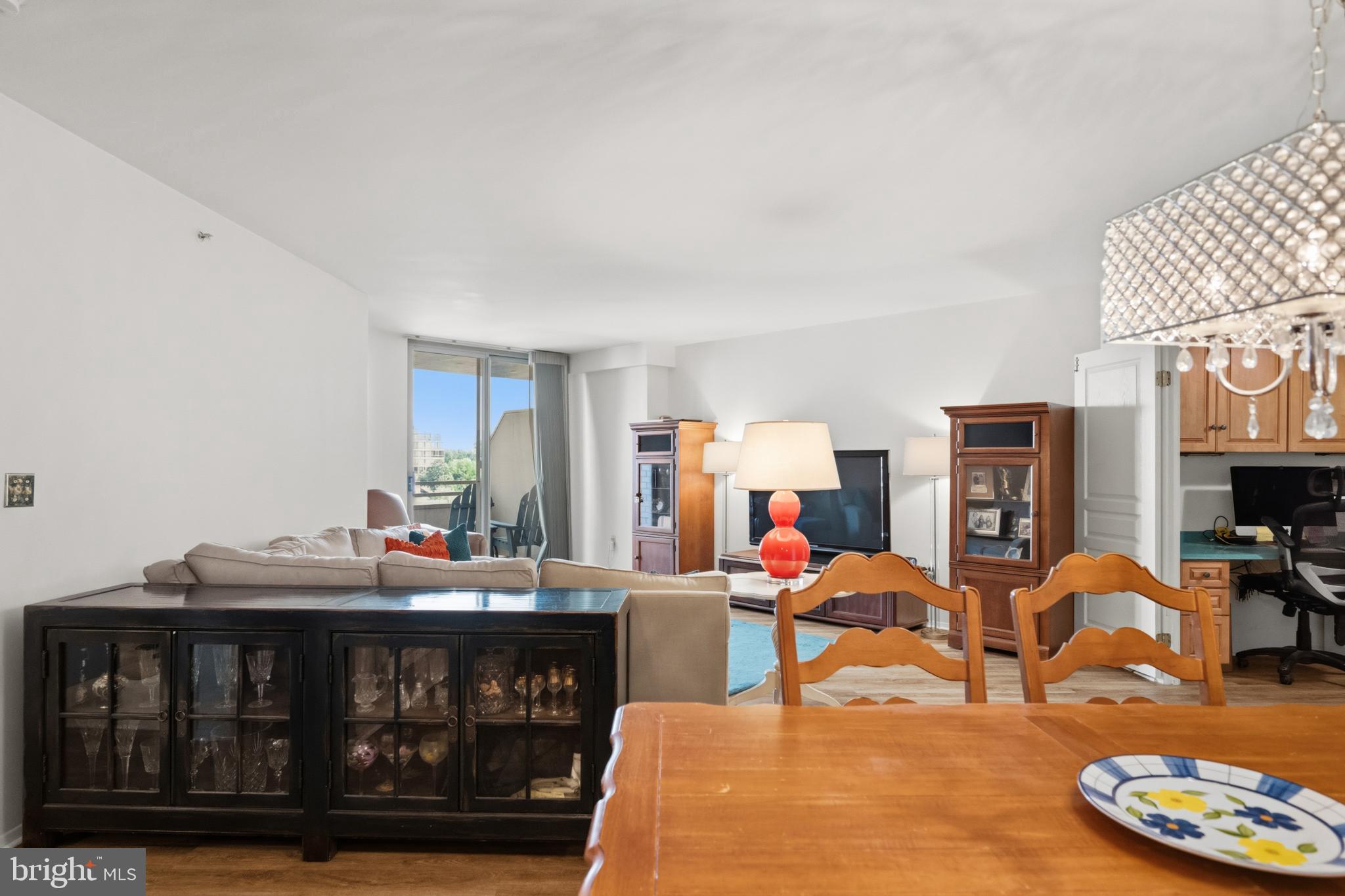 CRESCENT PLAZA - Residential
