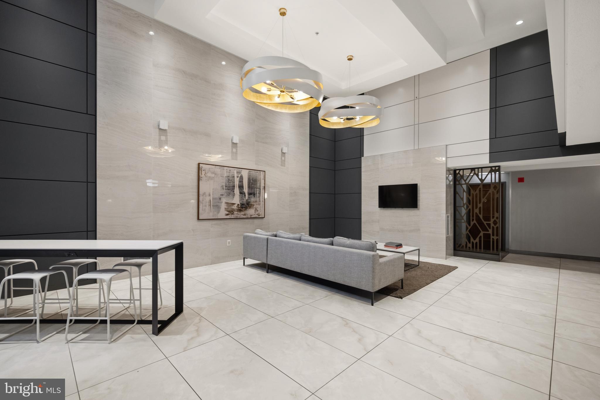 CRESCENT PLAZA - Residential