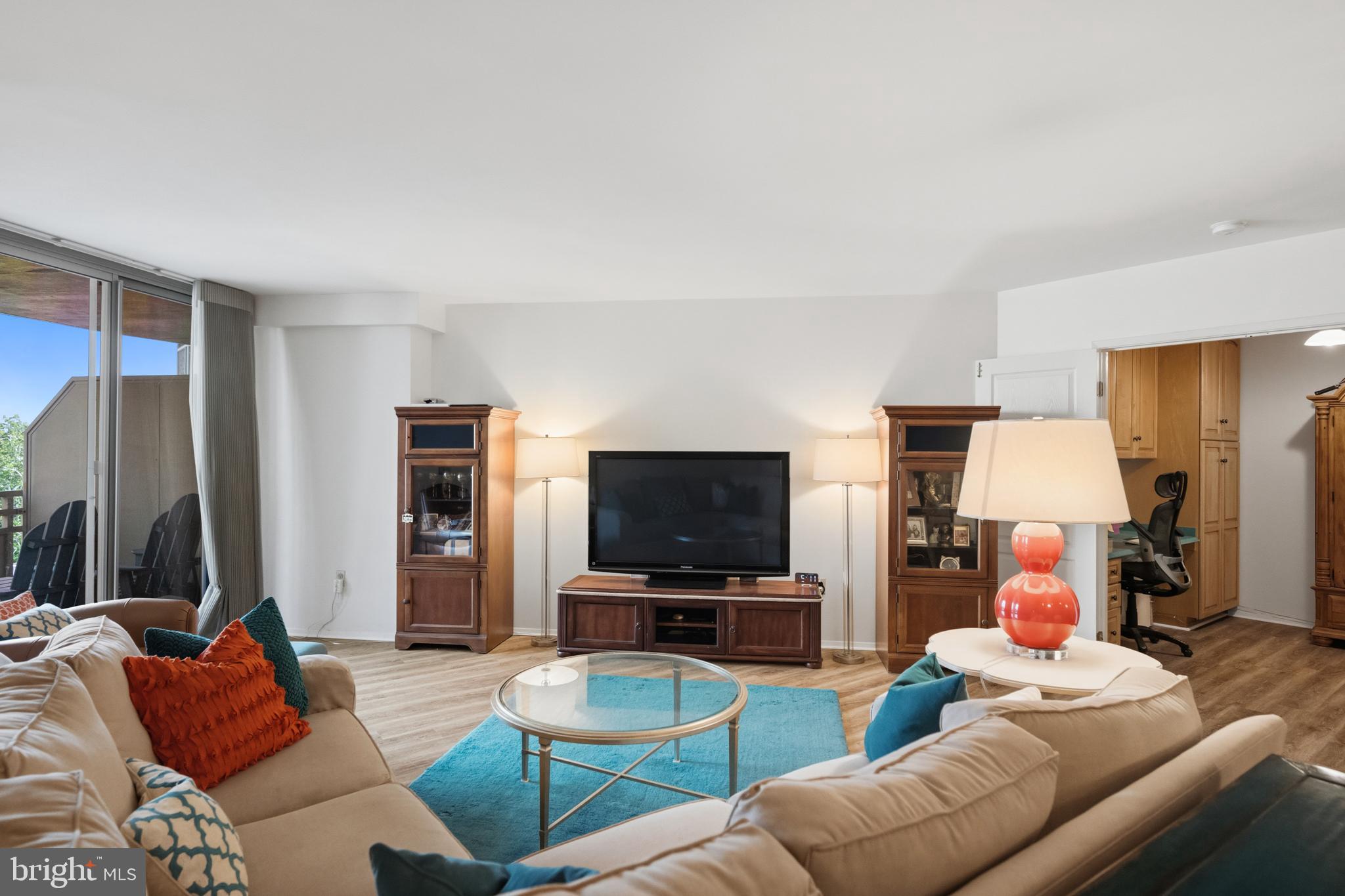 CRESCENT PLAZA - Residential