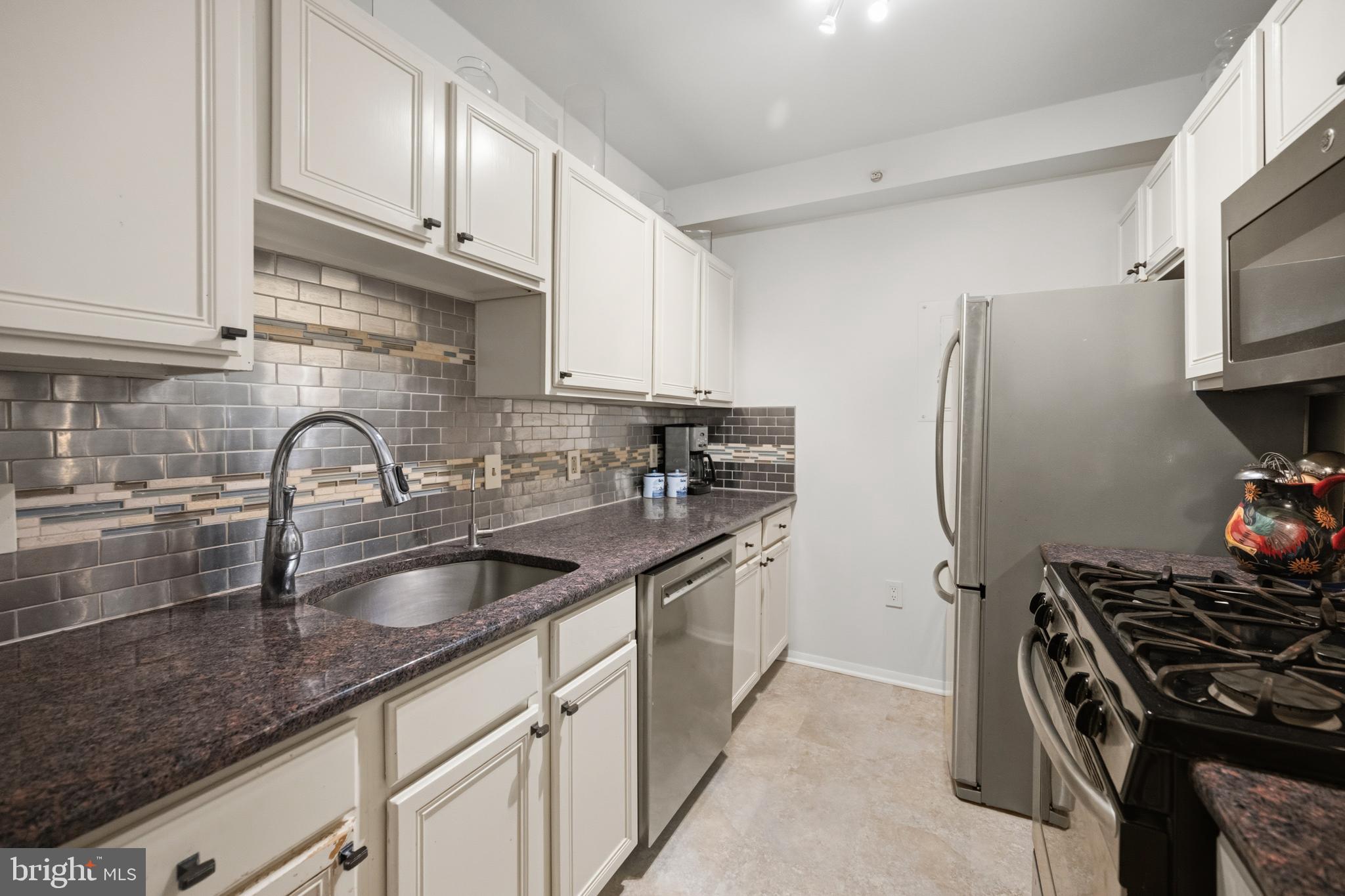 CRESCENT PLAZA - Residential