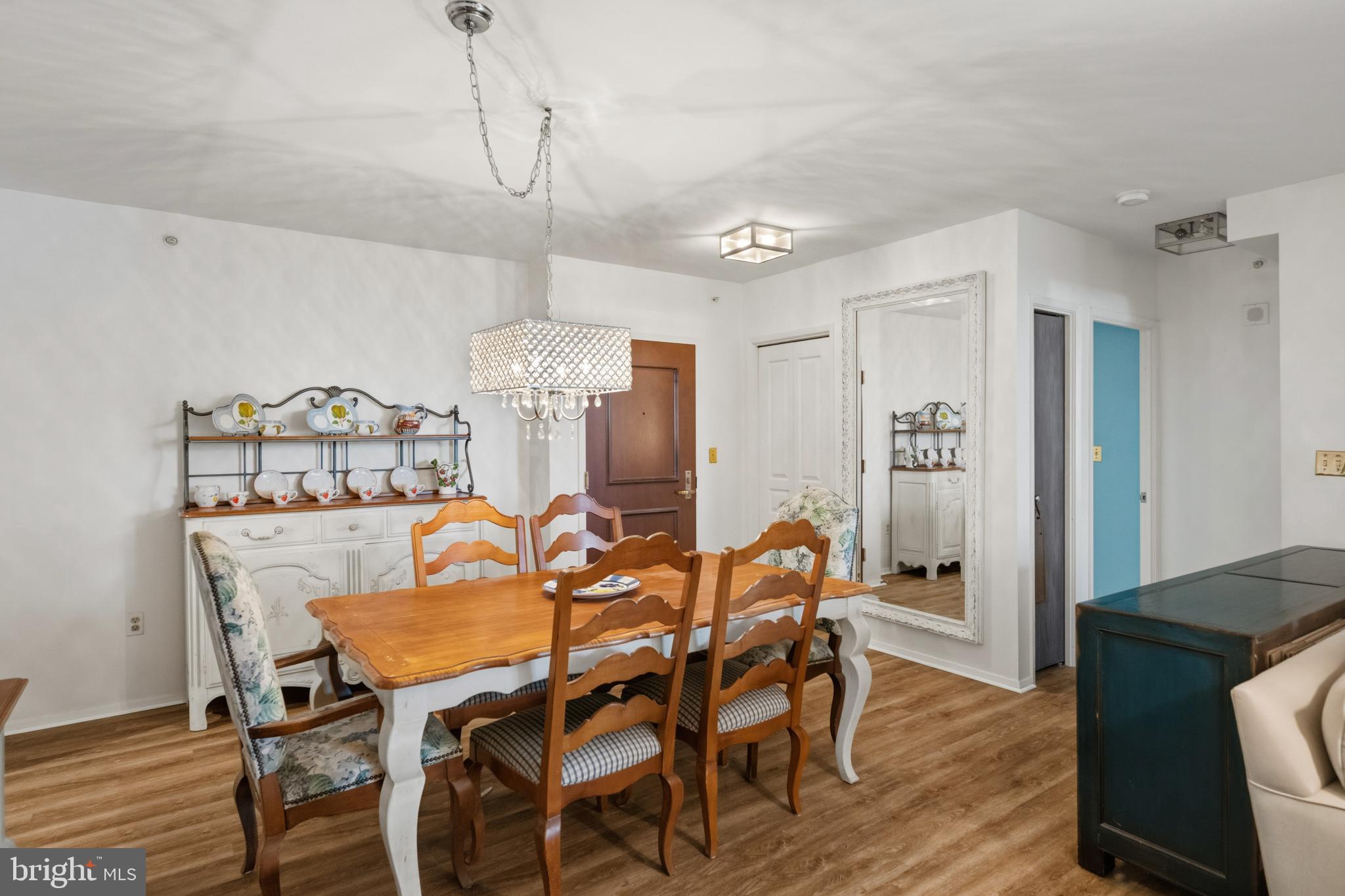 CRESCENT PLAZA - Residential