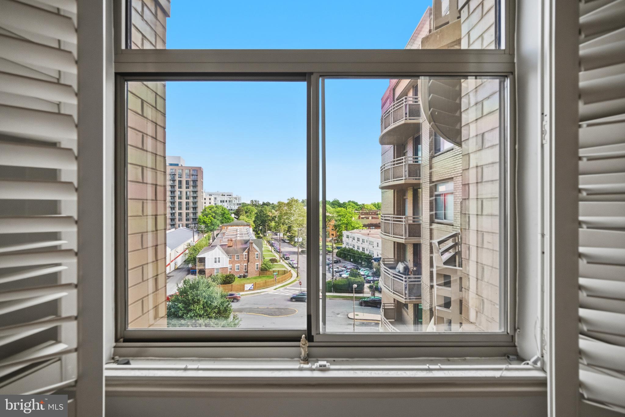 CRESCENT PLAZA - Residential