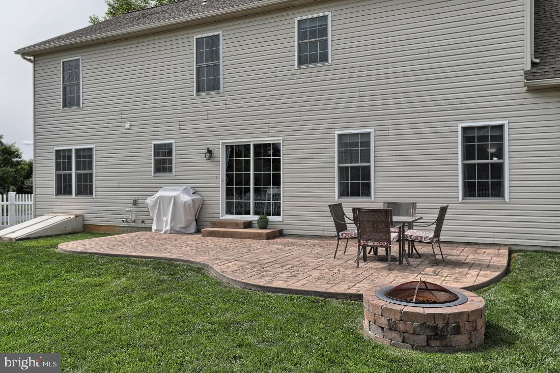 STONE KNOLL - Residential