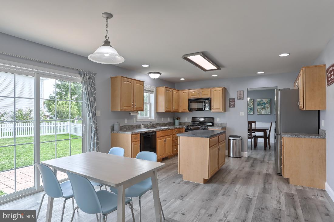 STONE KNOLL - Residential