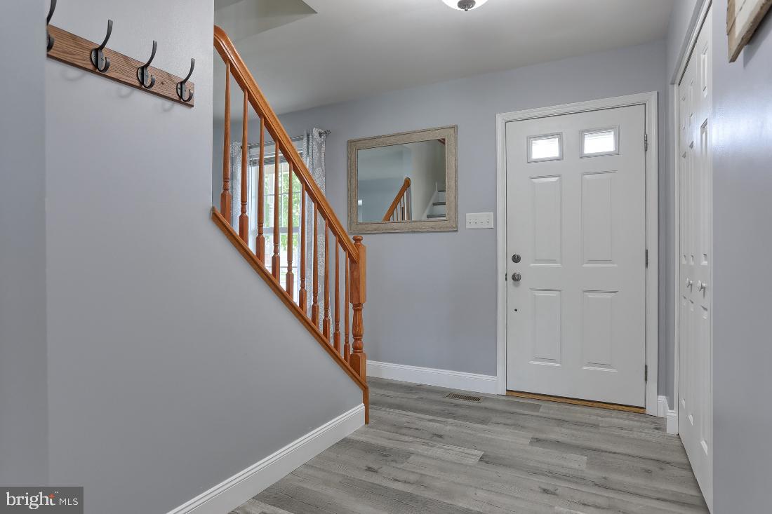 STONE KNOLL - Residential