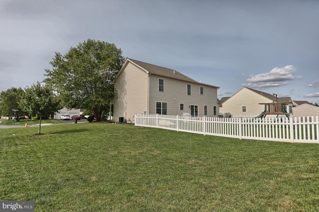 STONE KNOLL - Residential