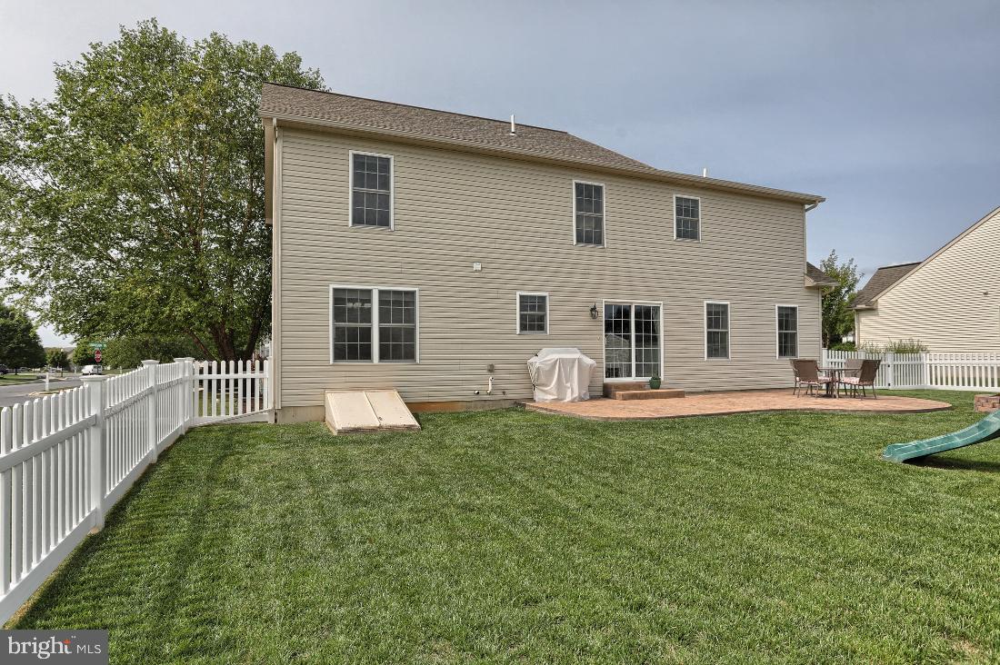 STONE KNOLL - Residential